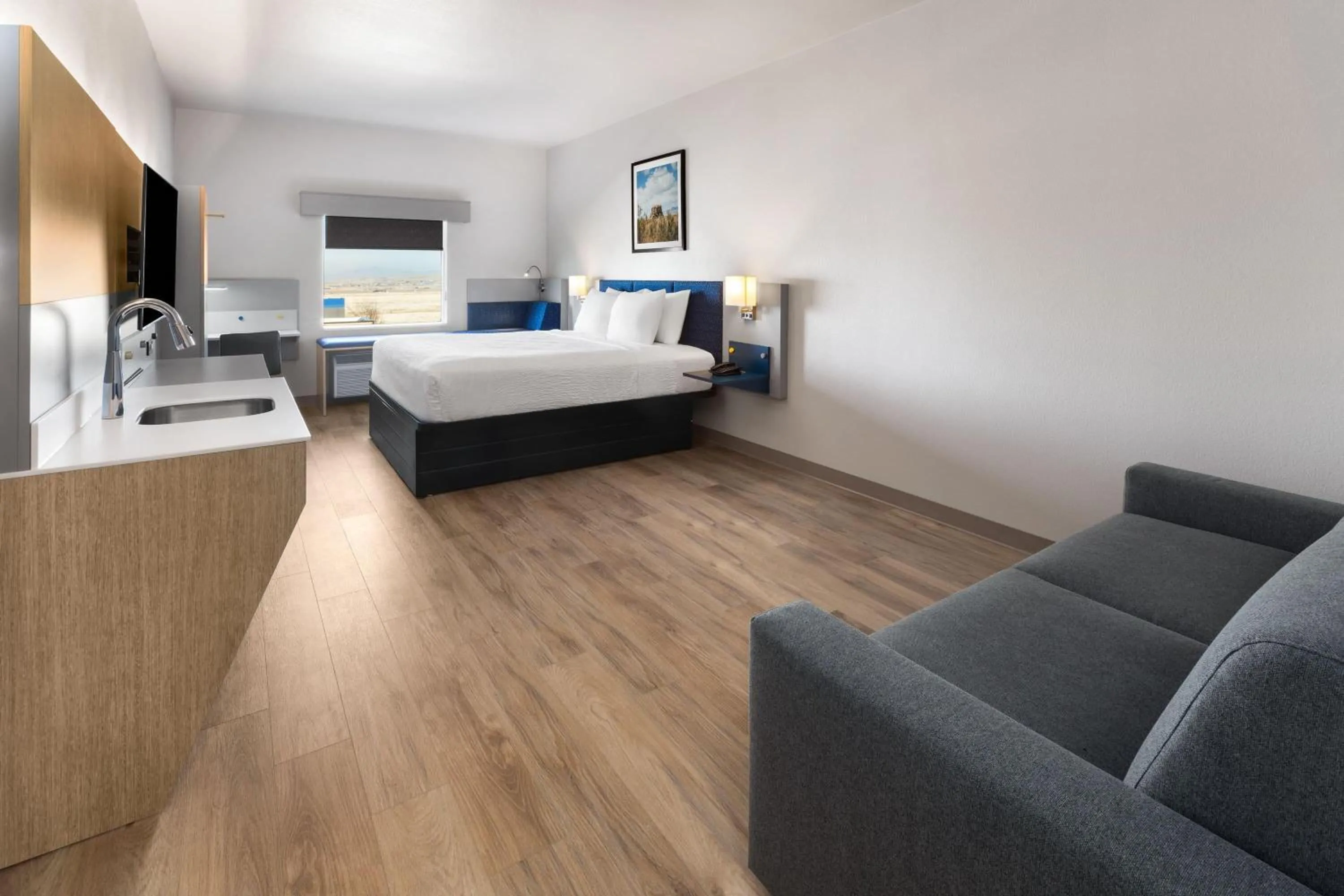 Photo of the whole room, Bed in Microtel Inn & Suites by Wyndham Tooele