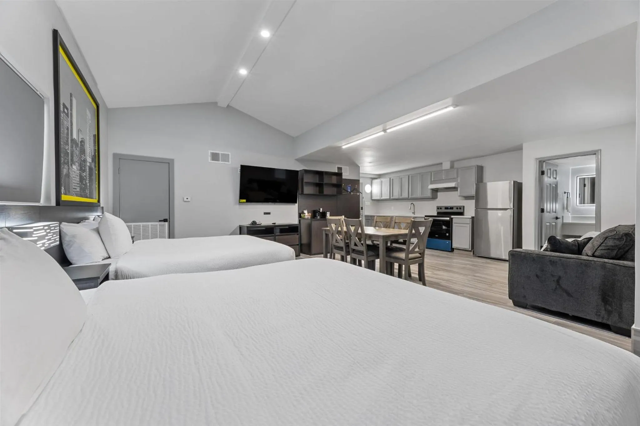 Bed in Super 8 by Wyndham Texas City