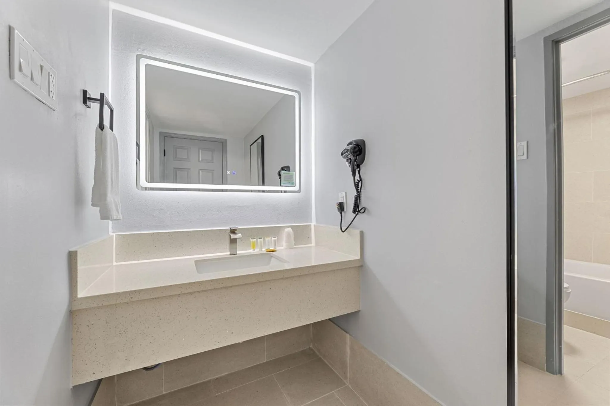 Super 8 by Wyndham Texas City