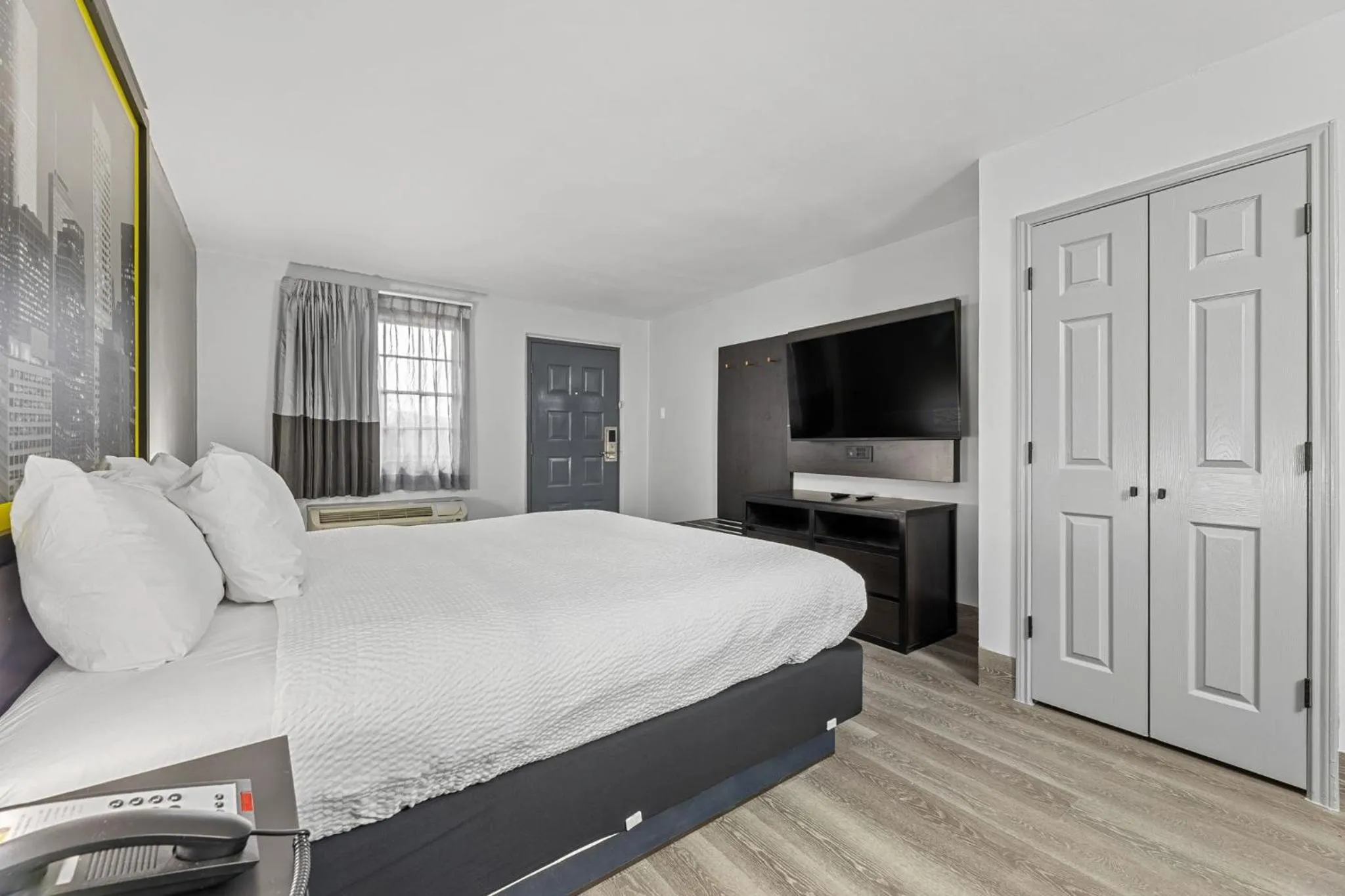 Bed in Super 8 by Wyndham Texas City