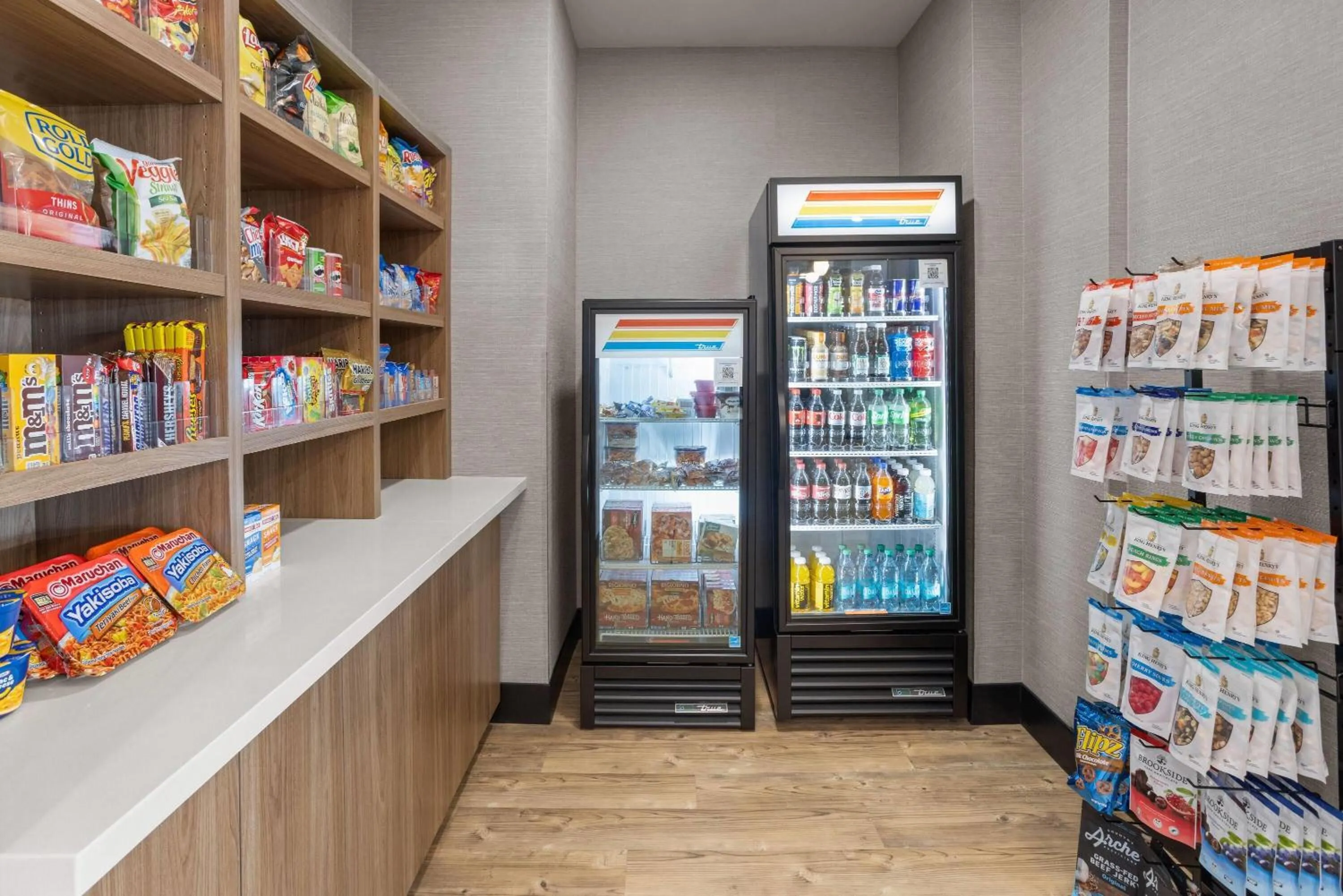 Food and drinks in La Quinta Inn & Suites by Wyndham Phoenix West Glendale