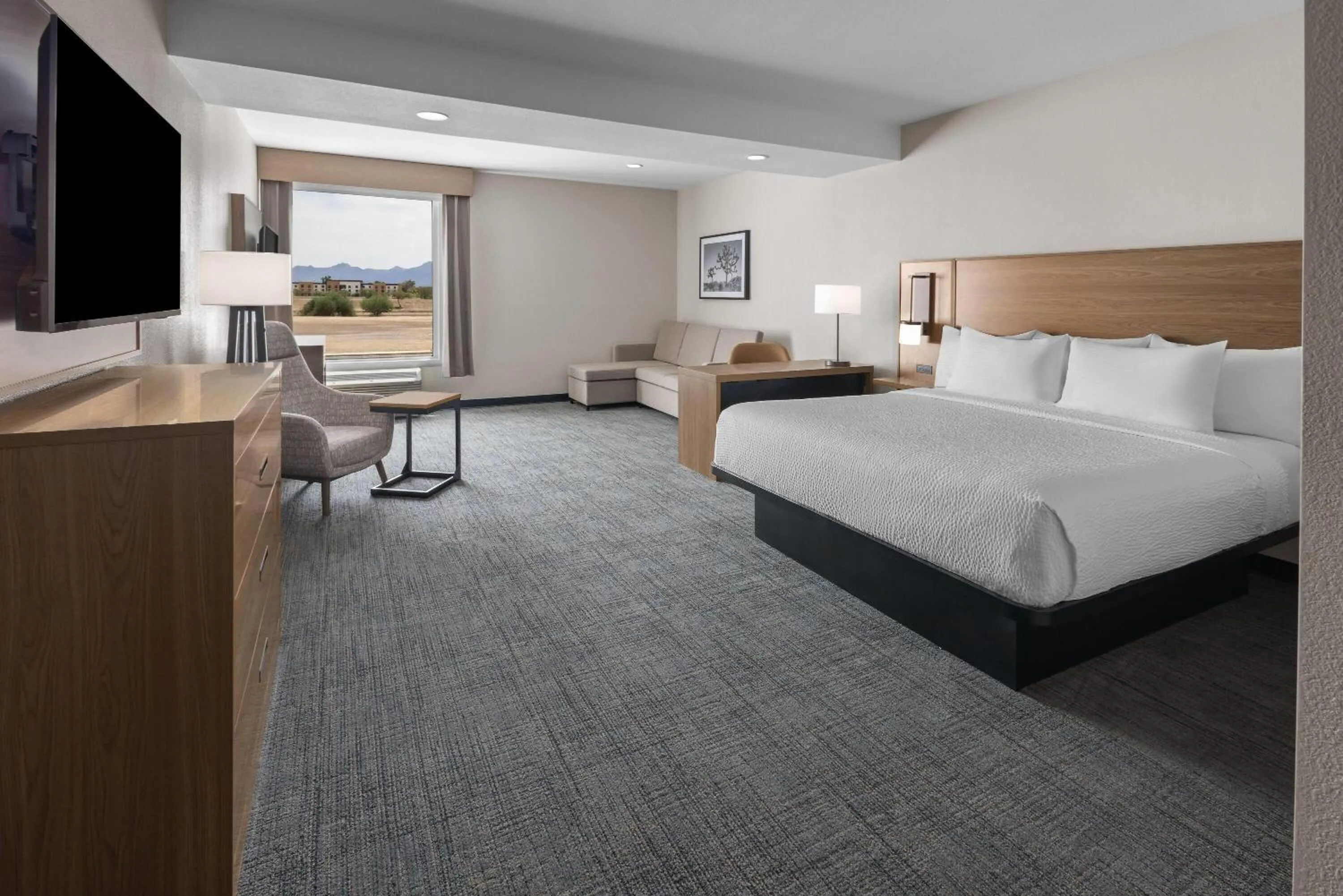 Photo of the whole room, Bed in La Quinta Inn & Suites by Wyndham Phoenix West Glendale