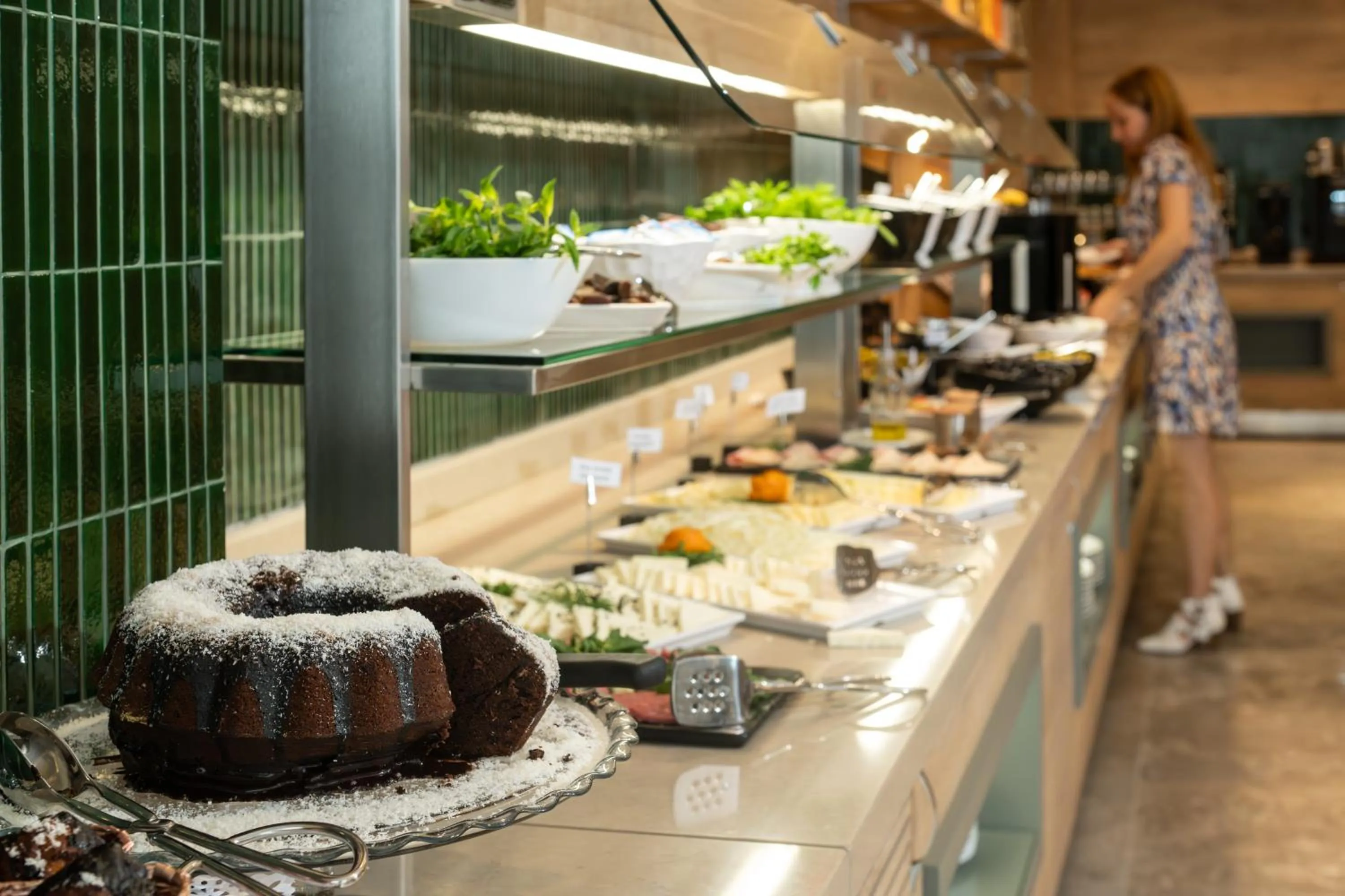 Restaurant/places to eat in Alves Hotel