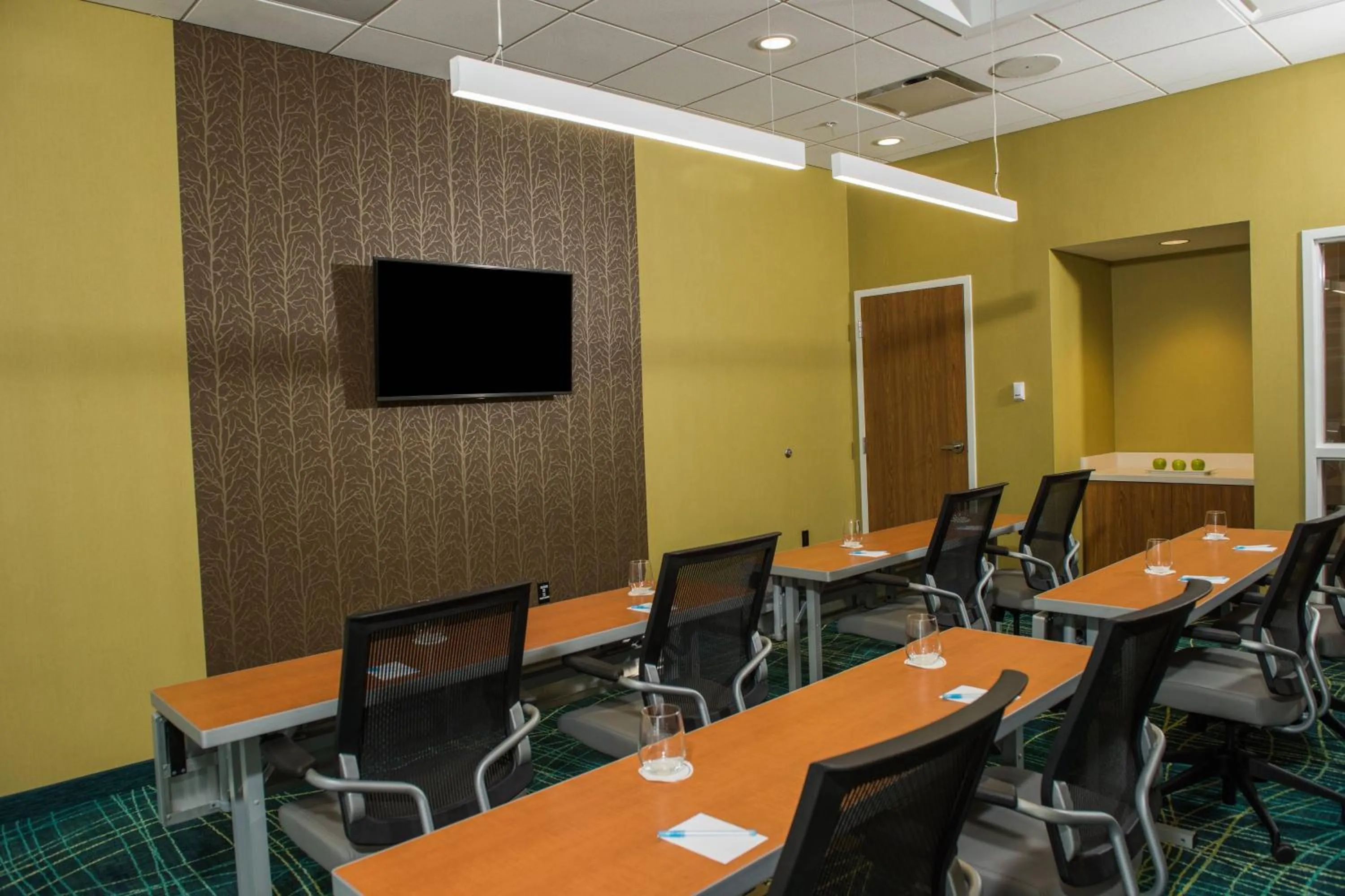 Meeting/conference room in SpringHill Suites by Marriott Buffalo Airport