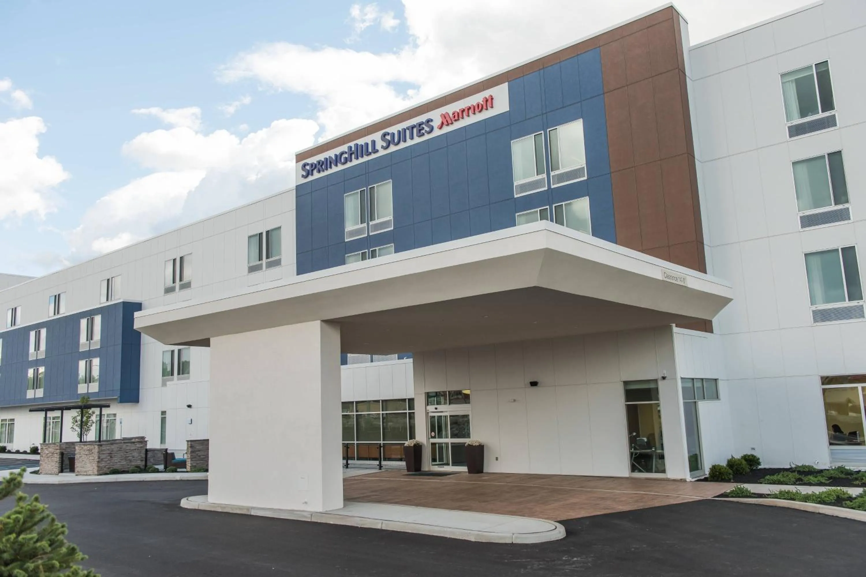 Property building in SpringHill Suites by Marriott Buffalo Airport