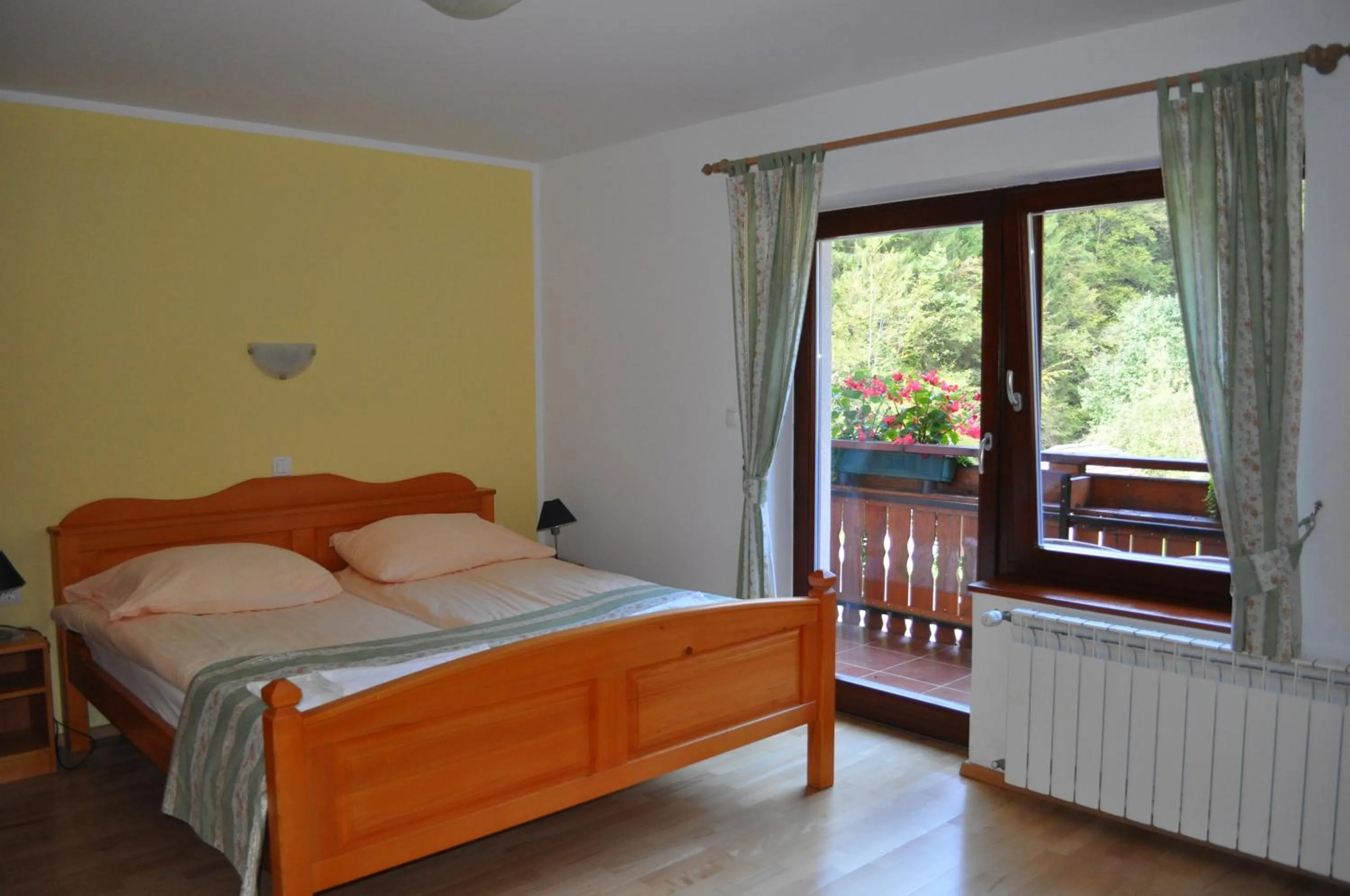 Bed in Prenočišča Valentina