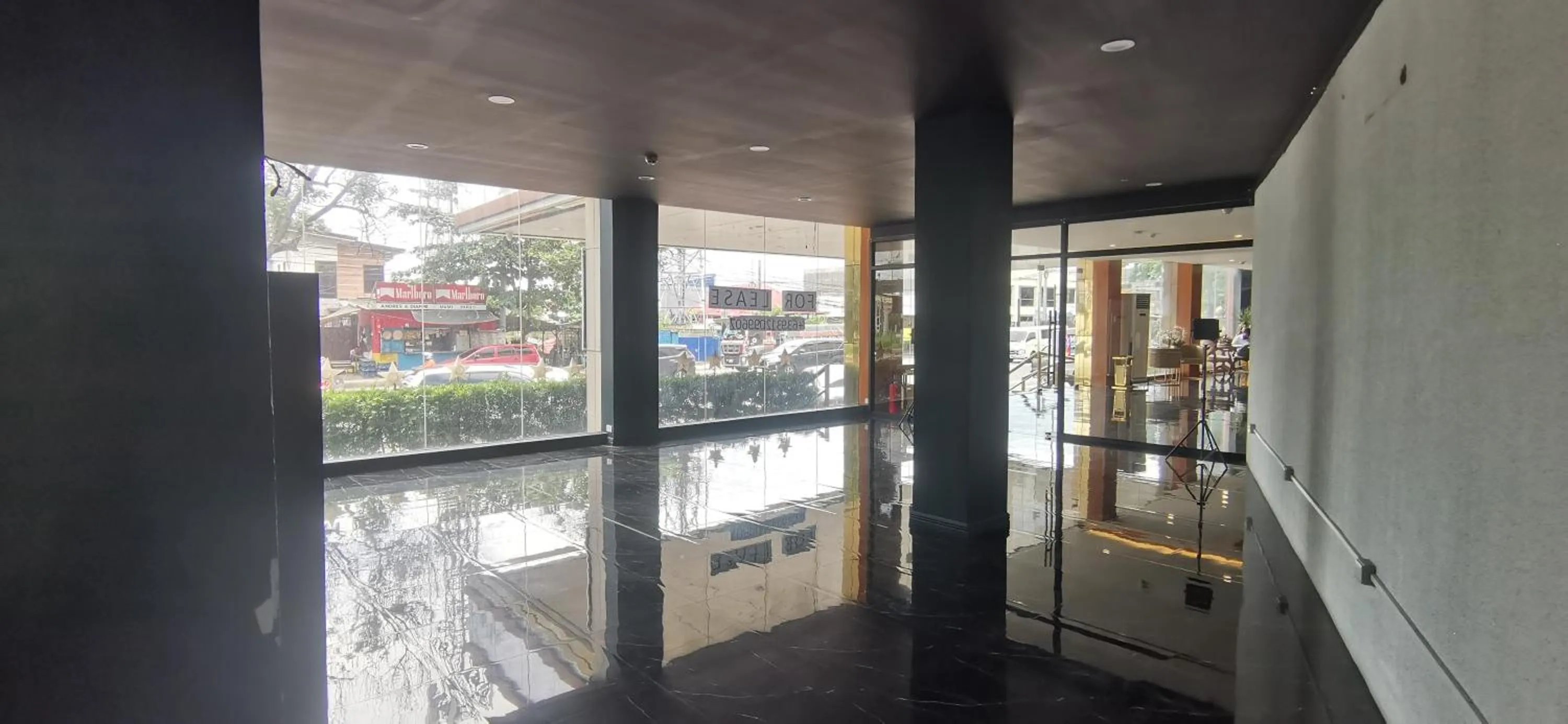 Lobby or reception in Dancenter Boss Hotel Near Clark International Airport