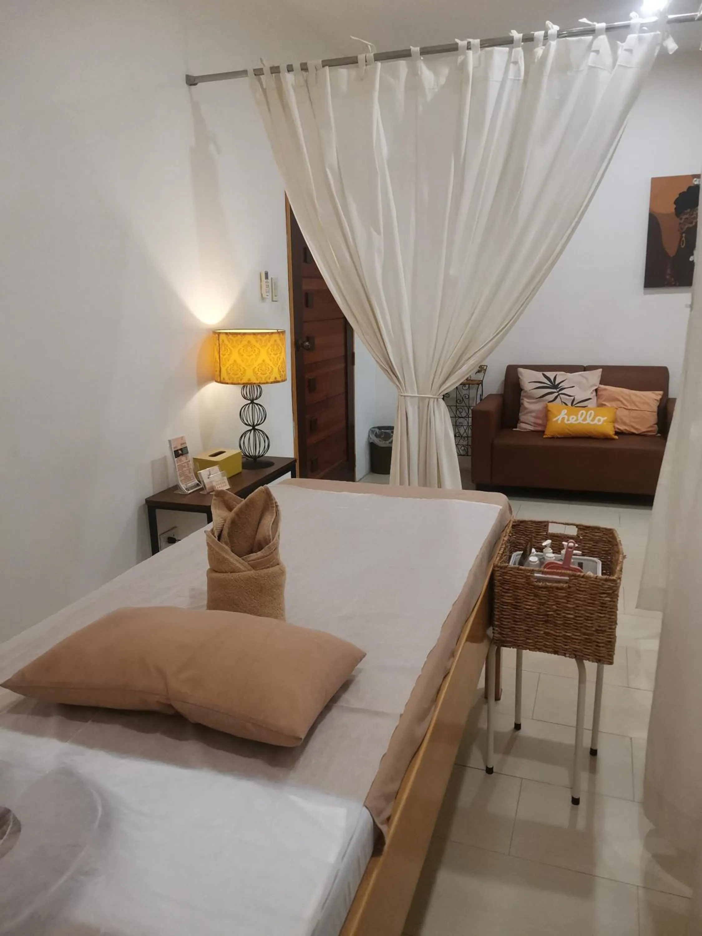 Spa and wellness centre/facilities, Bed in Dancenter Boss Hotel Near Clark International Airport