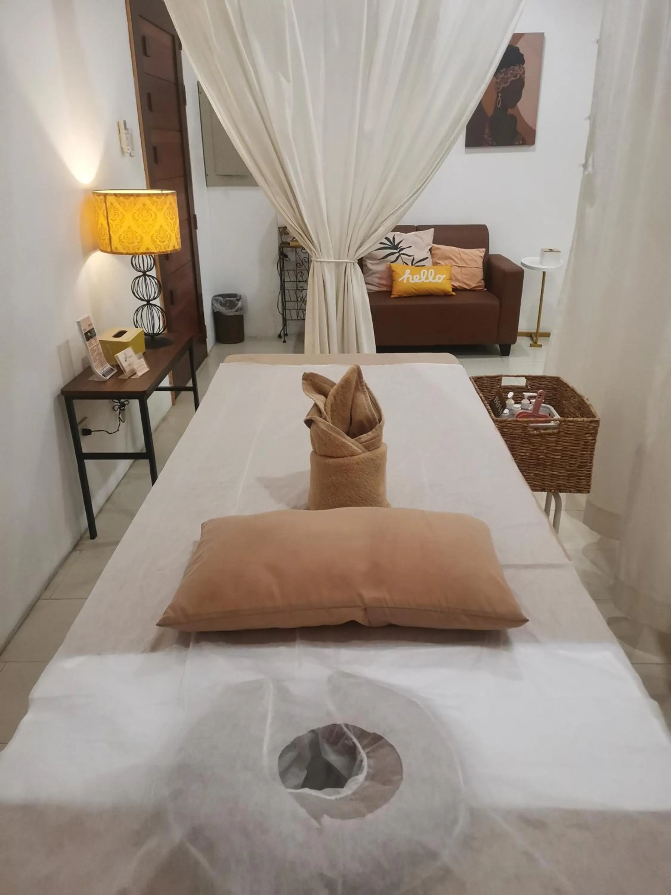 Spa and wellness centre/facilities, Bed in Dancenter Boss Hotel Near Clark International Airport