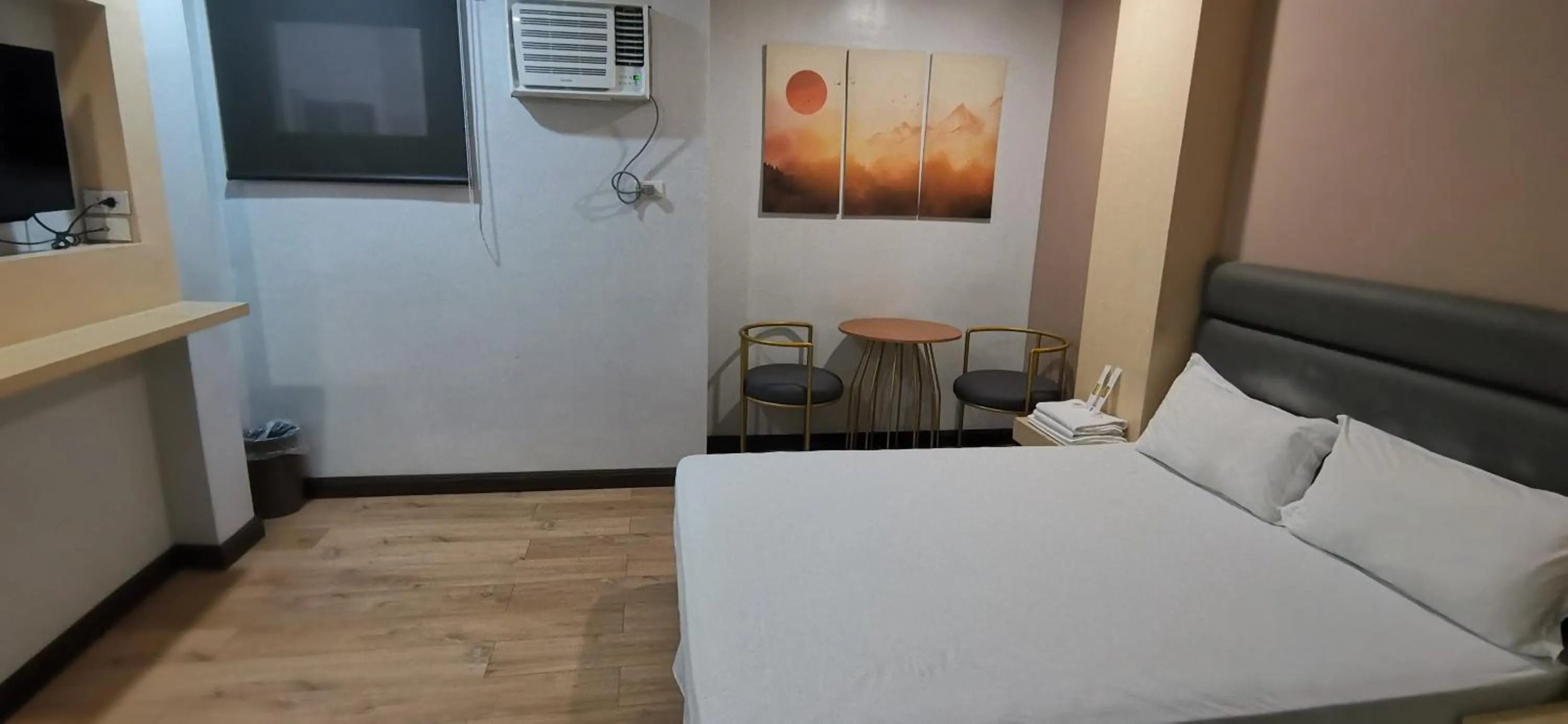 Bedroom, Bed in Dancenter Boss Hotel Near Clark International Airport