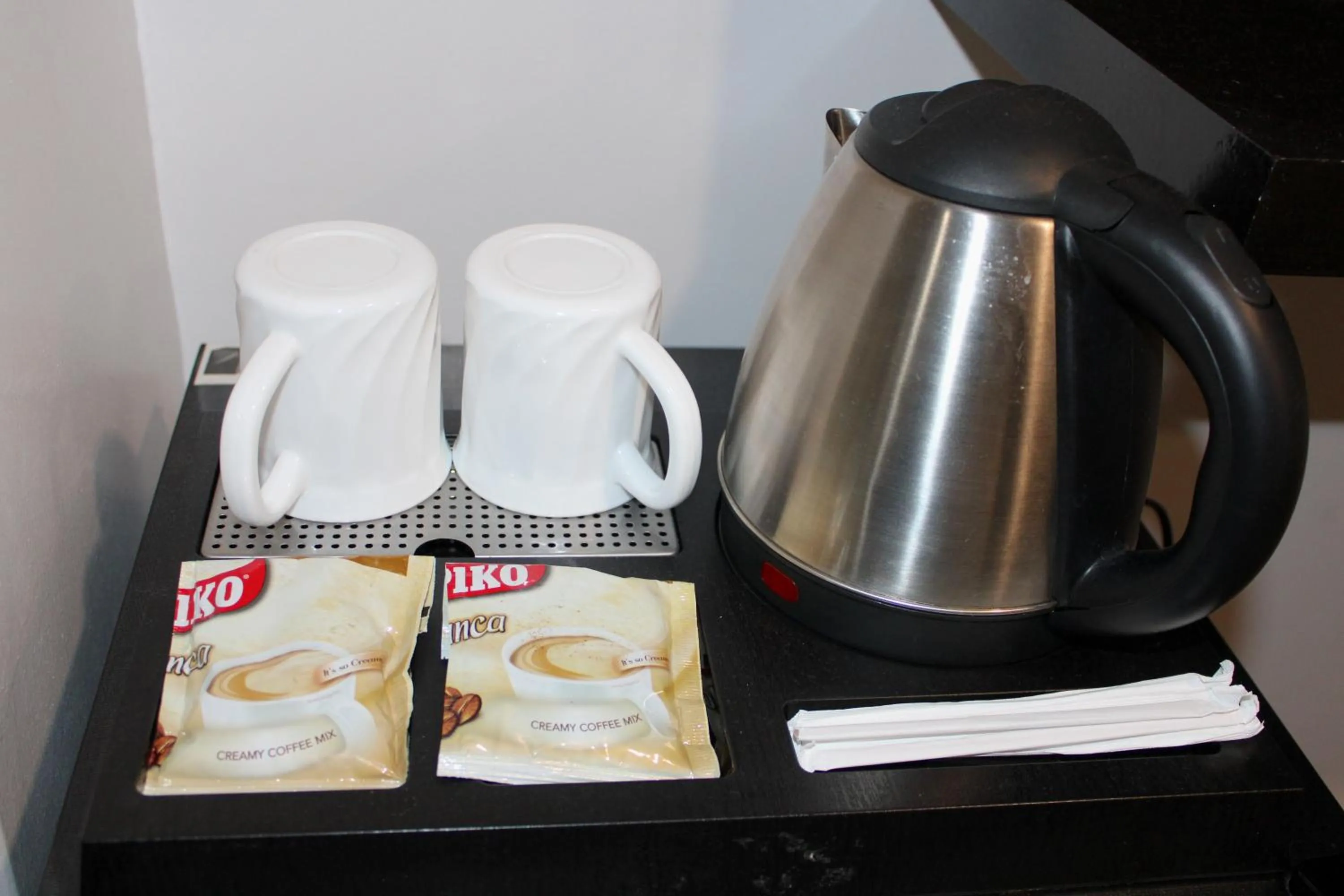 Coffee/tea facilities in Dancenter Boss Hotel Near Clark International Airport
