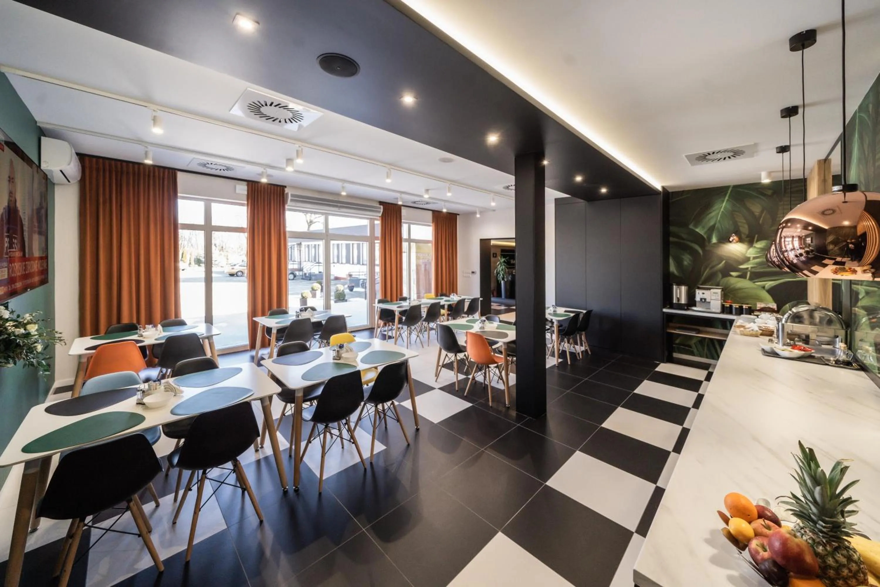 Restaurant/places to eat in Kelman Inn Global Nowa Sól