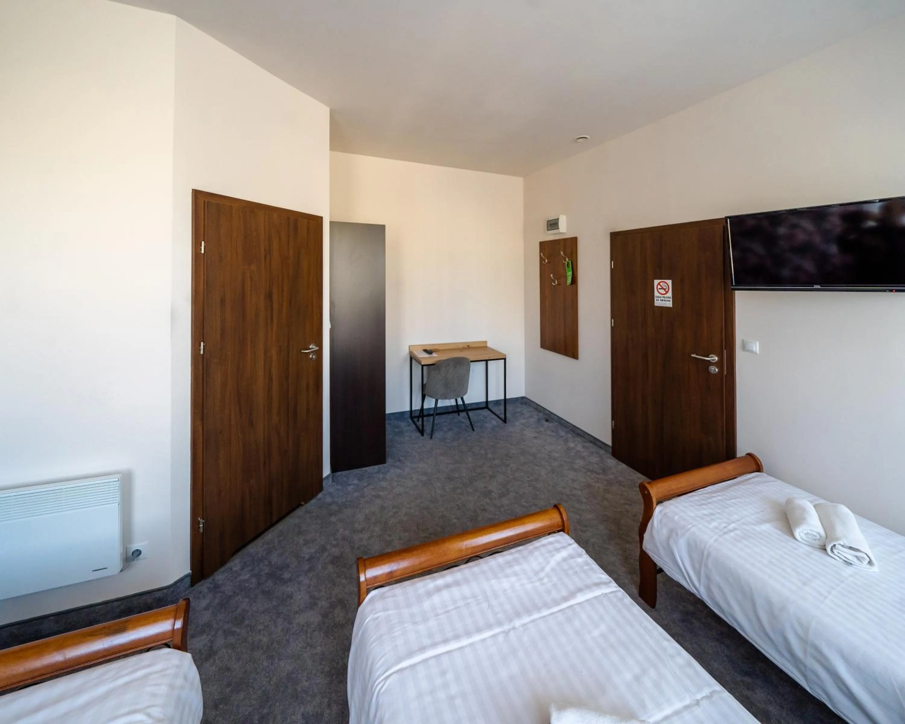 Photo of the whole room, Bed in Kelman Inn Global Nowa Sól
