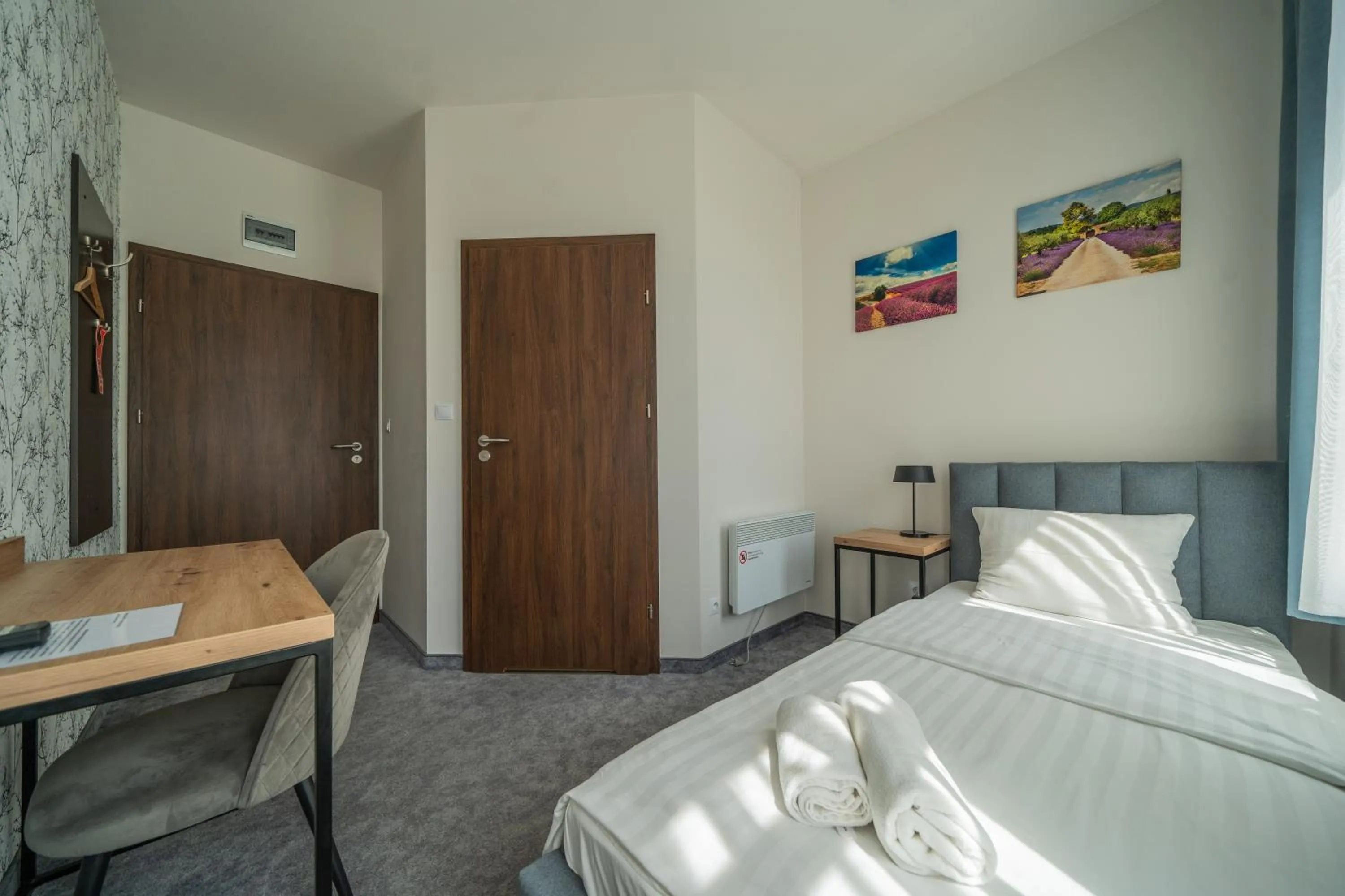 Photo of the whole room, Bed in Kelman Inn Global Nowa Sól