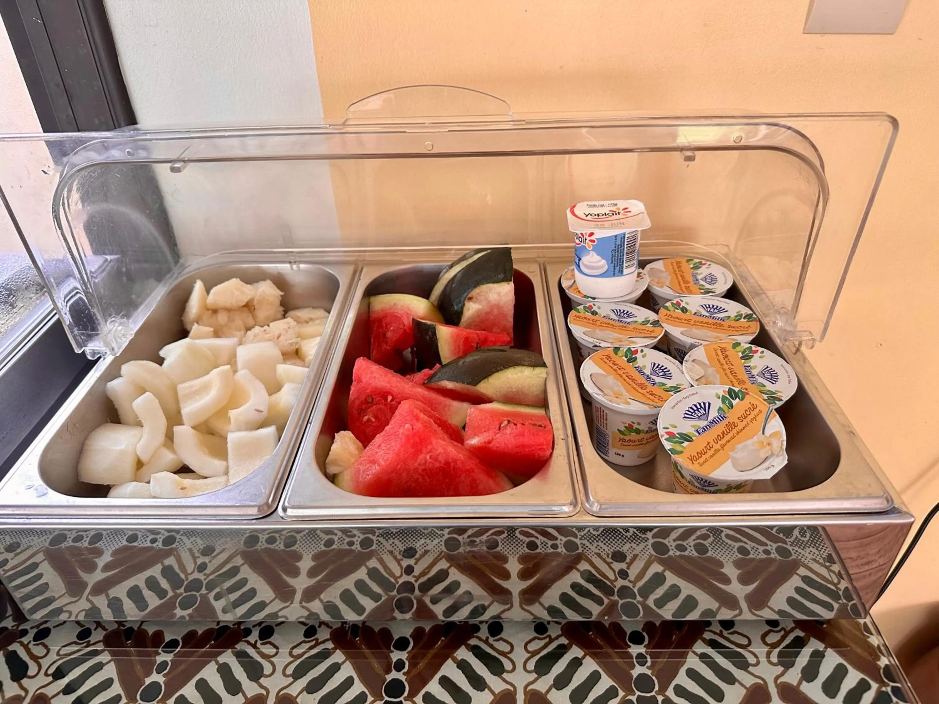 Continental breakfast in Hotel le Pelican