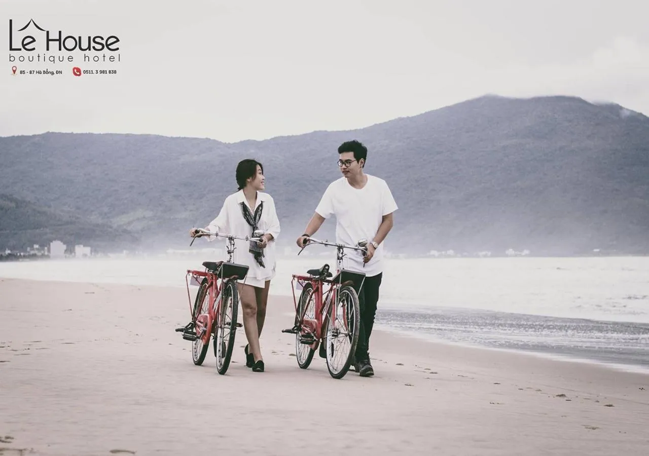 People in Le House Boutique Hotel - 100m to the beach