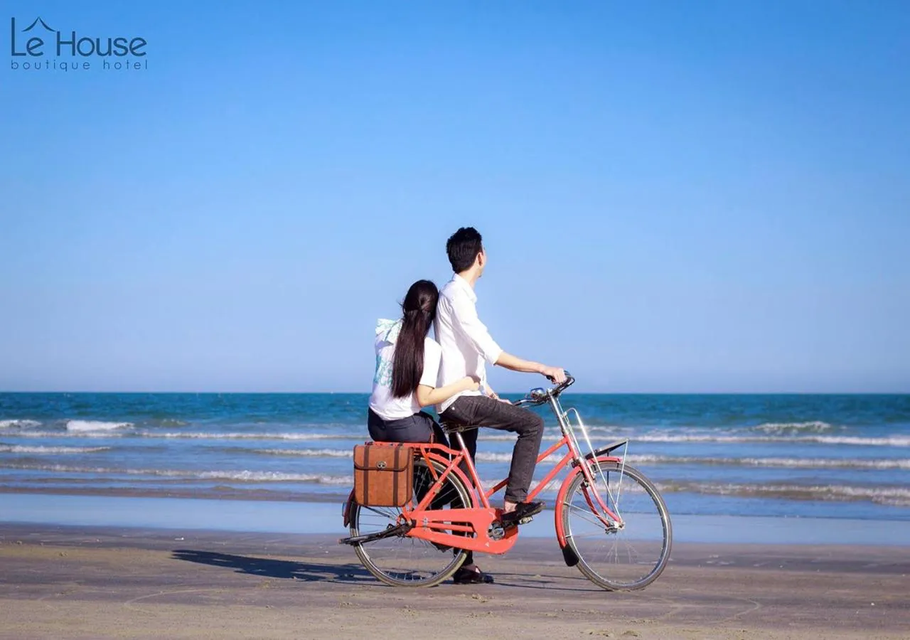 People in Le House Boutique Hotel - 100m to the beach