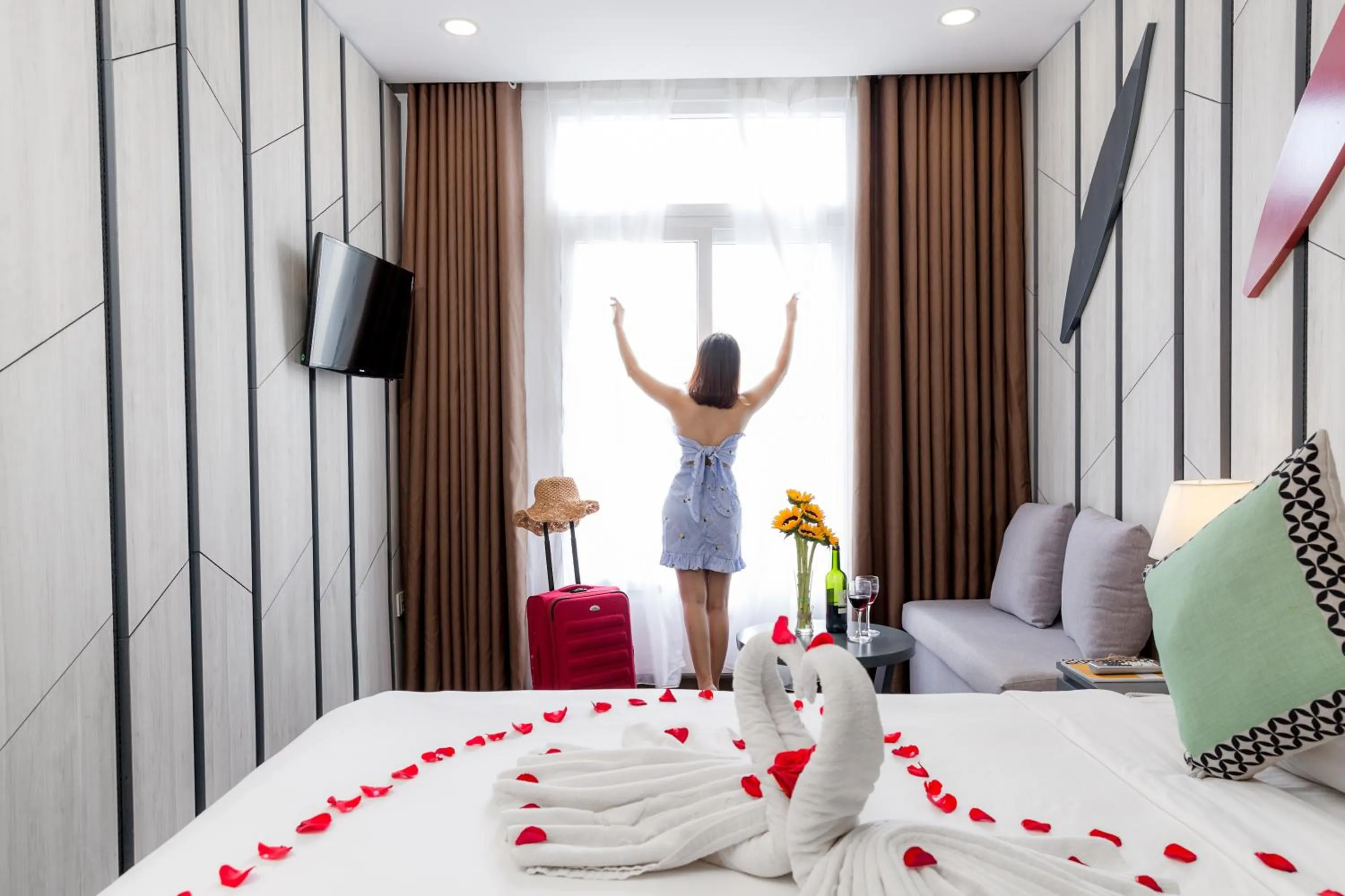 People, Bed in Le House Boutique Hotel - 100m to the beach