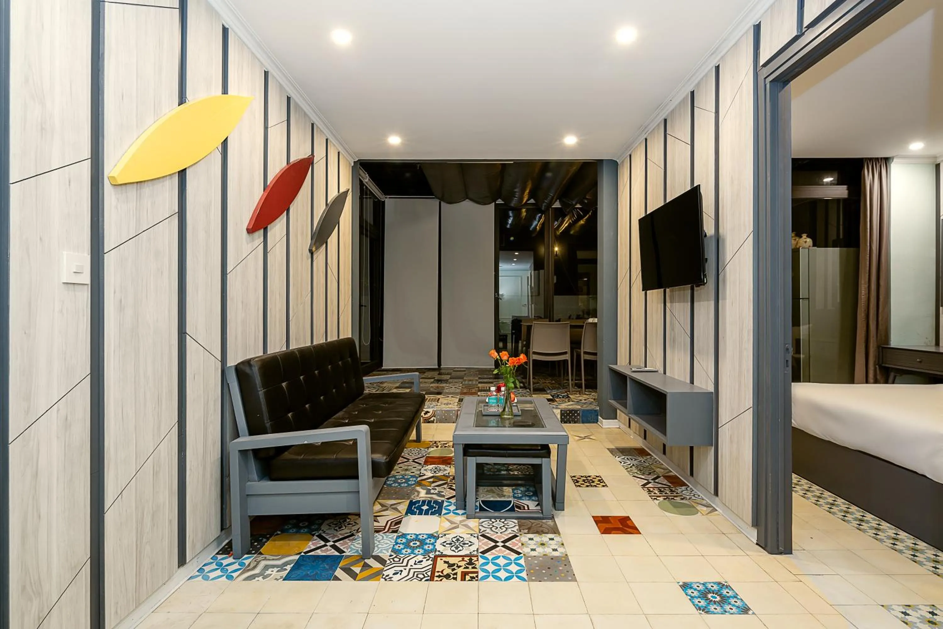 TV and multimedia in Le House Boutique Hotel - 100m to the beach