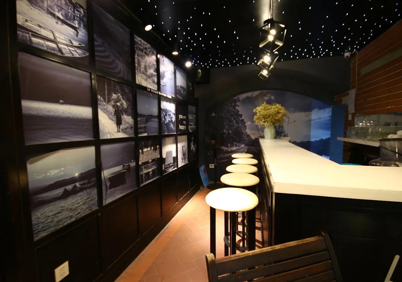 Restaurant/places to eat in Le House Boutique Hotel - 100m to the beach