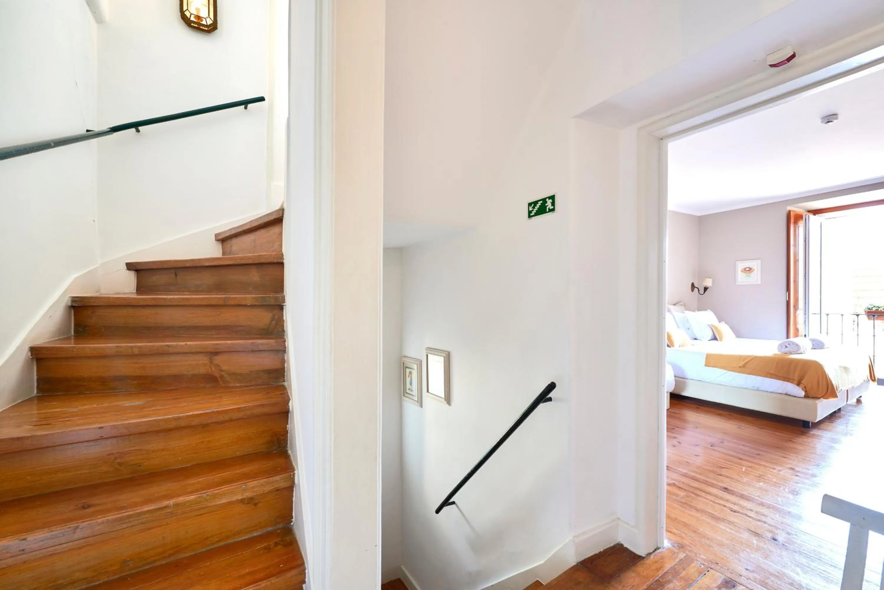 View (from property/room), Bed in Casa do Mercado Lisboa