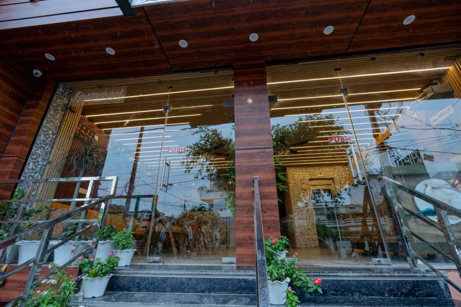 Property building in Hotel Relax Inn Ganga Rishikesh