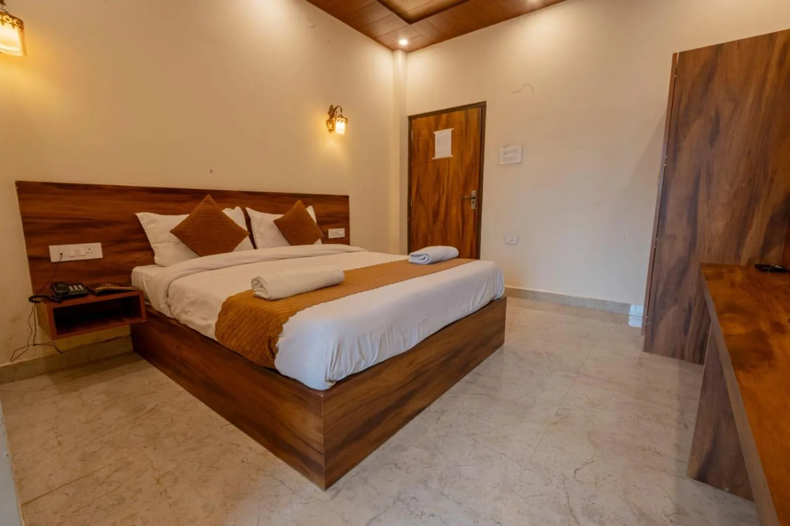 Bed in Hotel Relax Inn Ganga Rishikesh