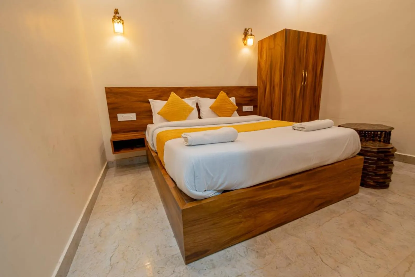 Bed in Hotel Relax Inn Ganga Rishikesh