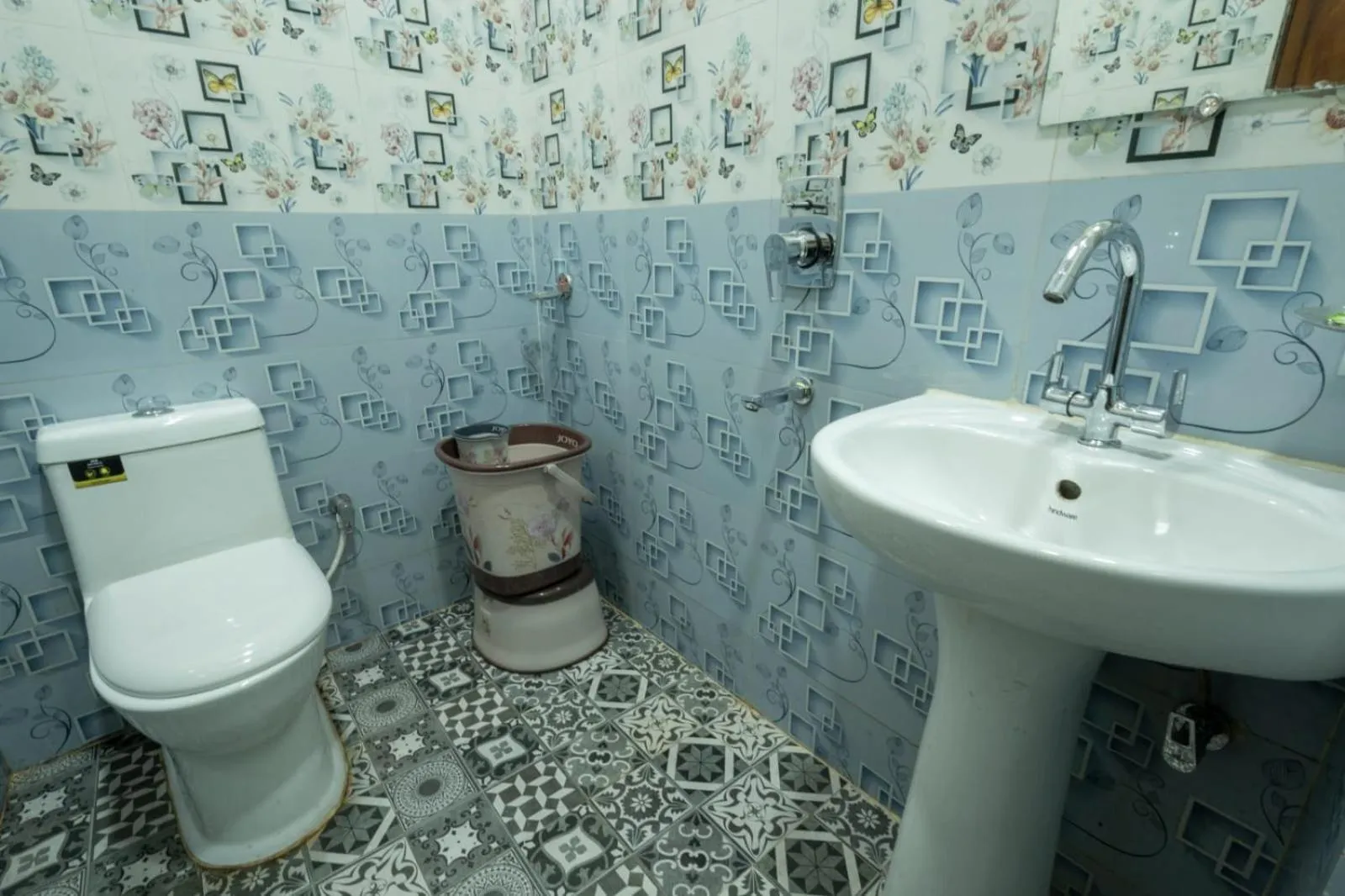 Toilet in Hotel Relax Inn Ganga Rishikesh