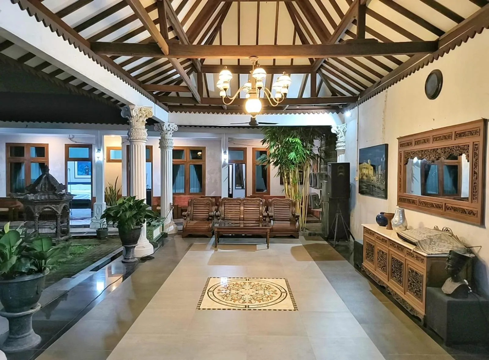 Living room in Omah Keniten Prambanan