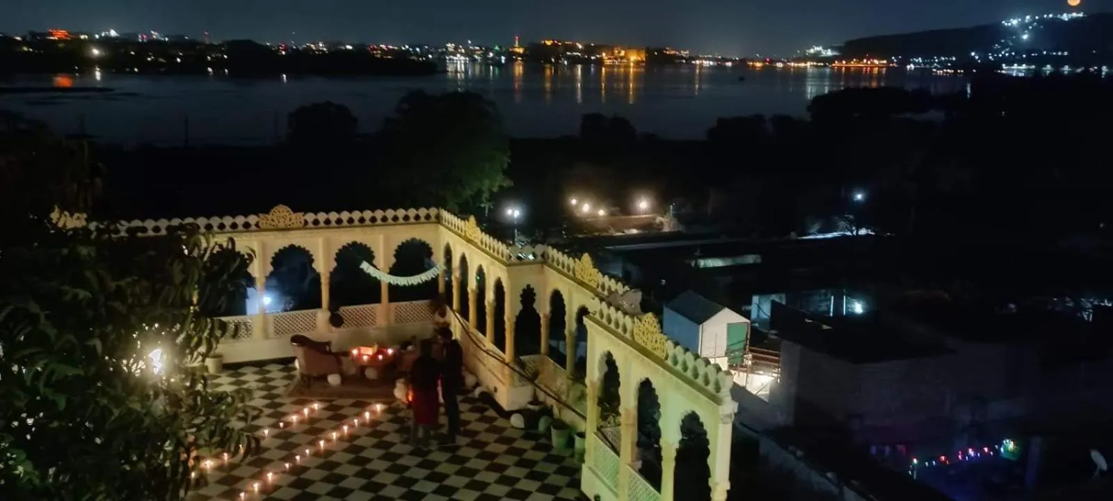 View lake village boutique