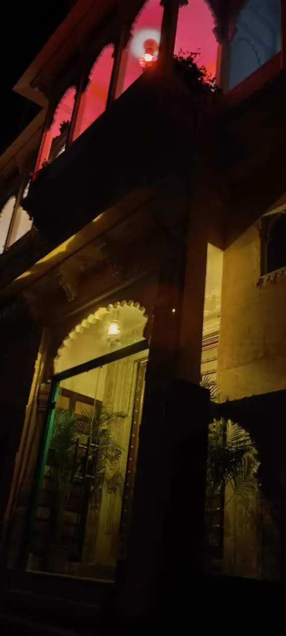 View lake village boutique