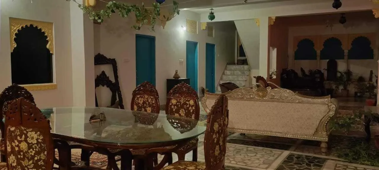 View lake village boutique