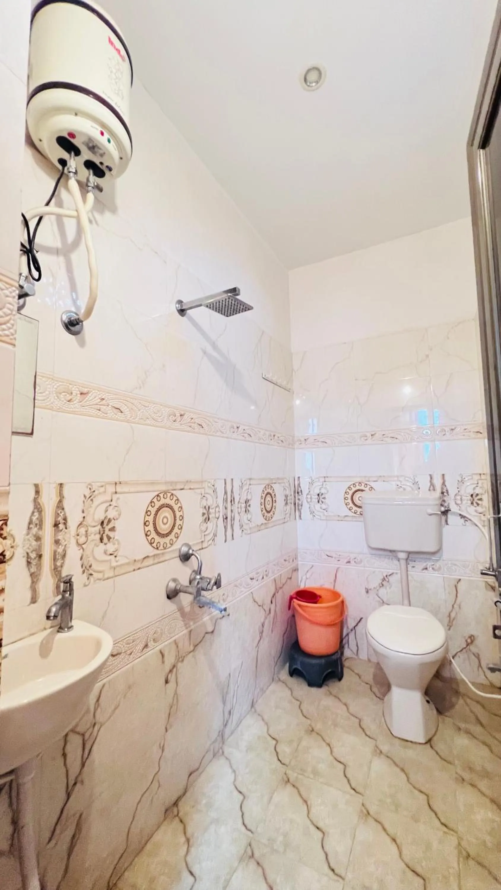 View lake village boutique