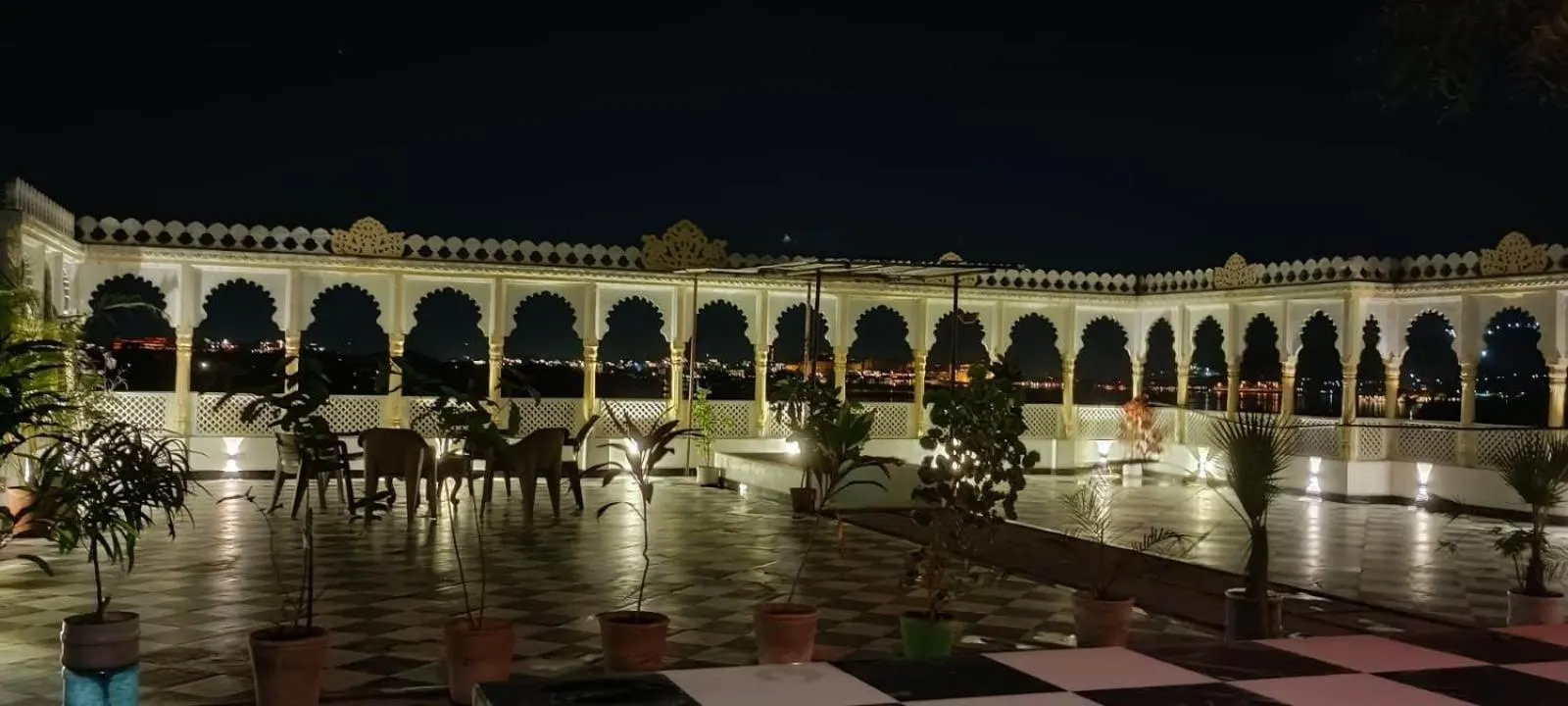 View lake village boutique