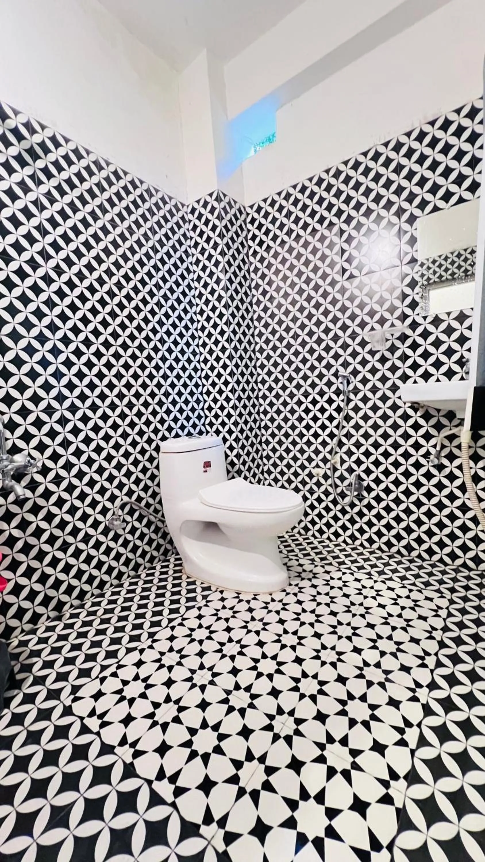 View lake village boutique