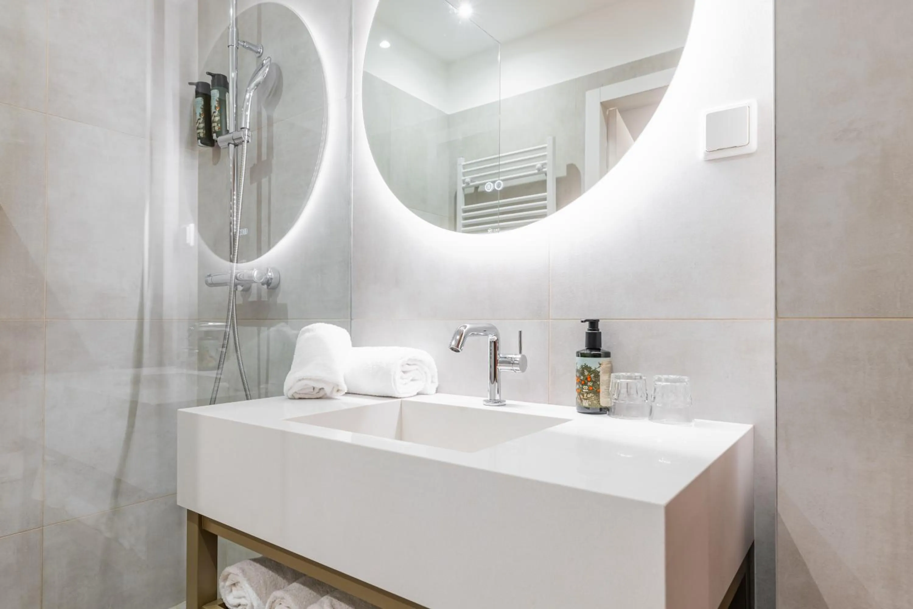 Shower in FortyPlusOne Hotel Vienna