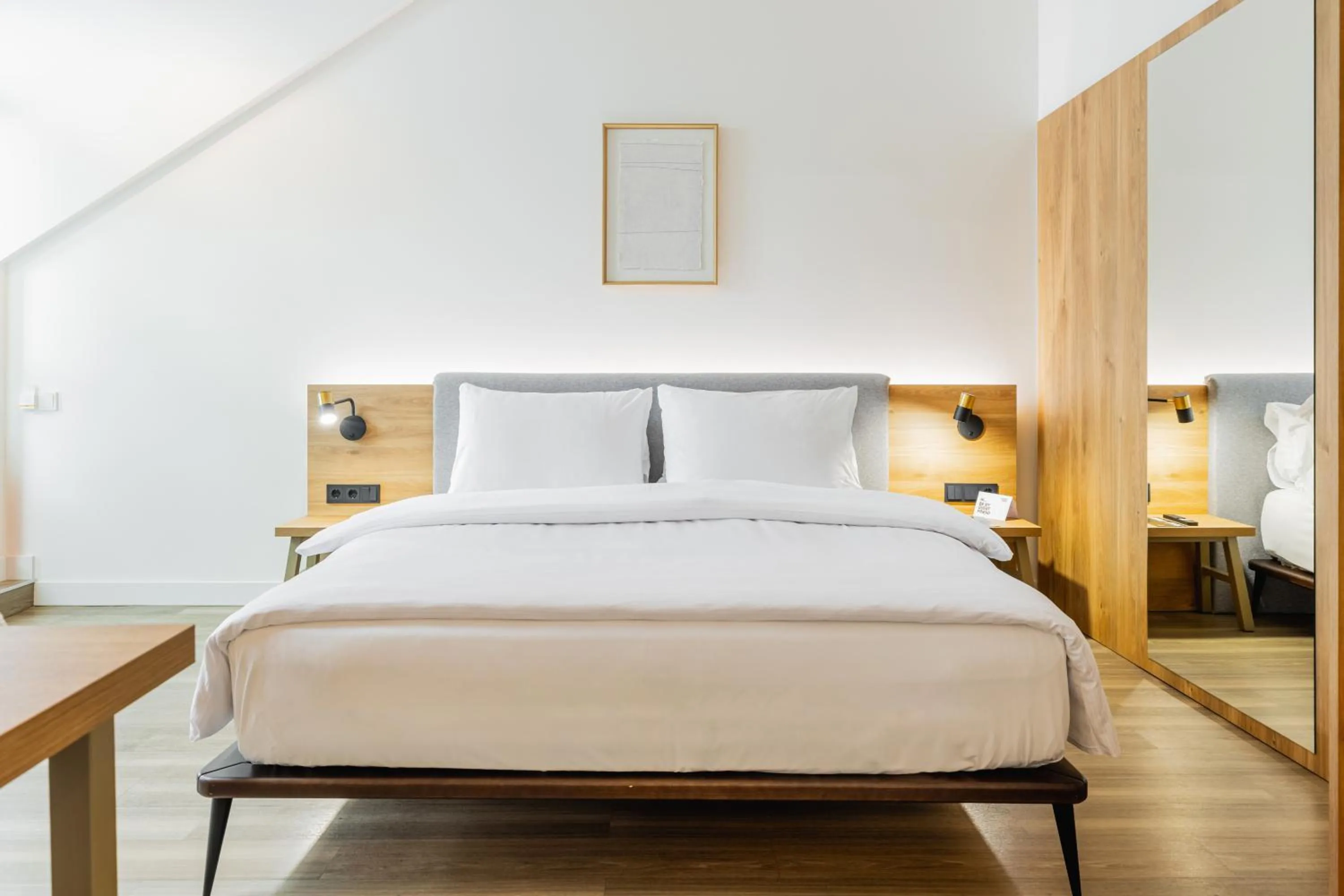 Bed in FortyPlusOne Hotel Vienna