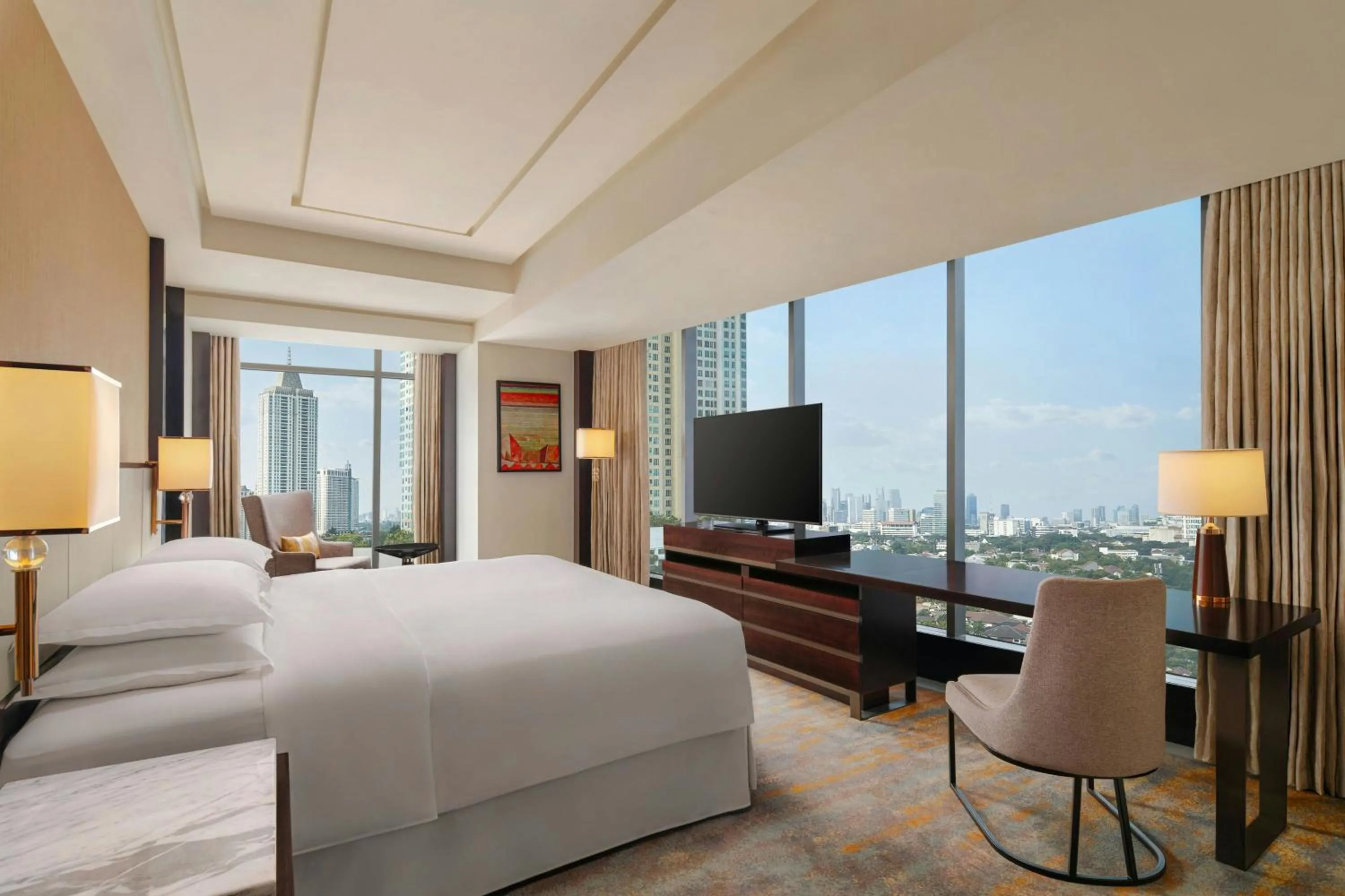 Bedroom, Bed in Sheraton Grand Jakarta Gandaria City Hotel