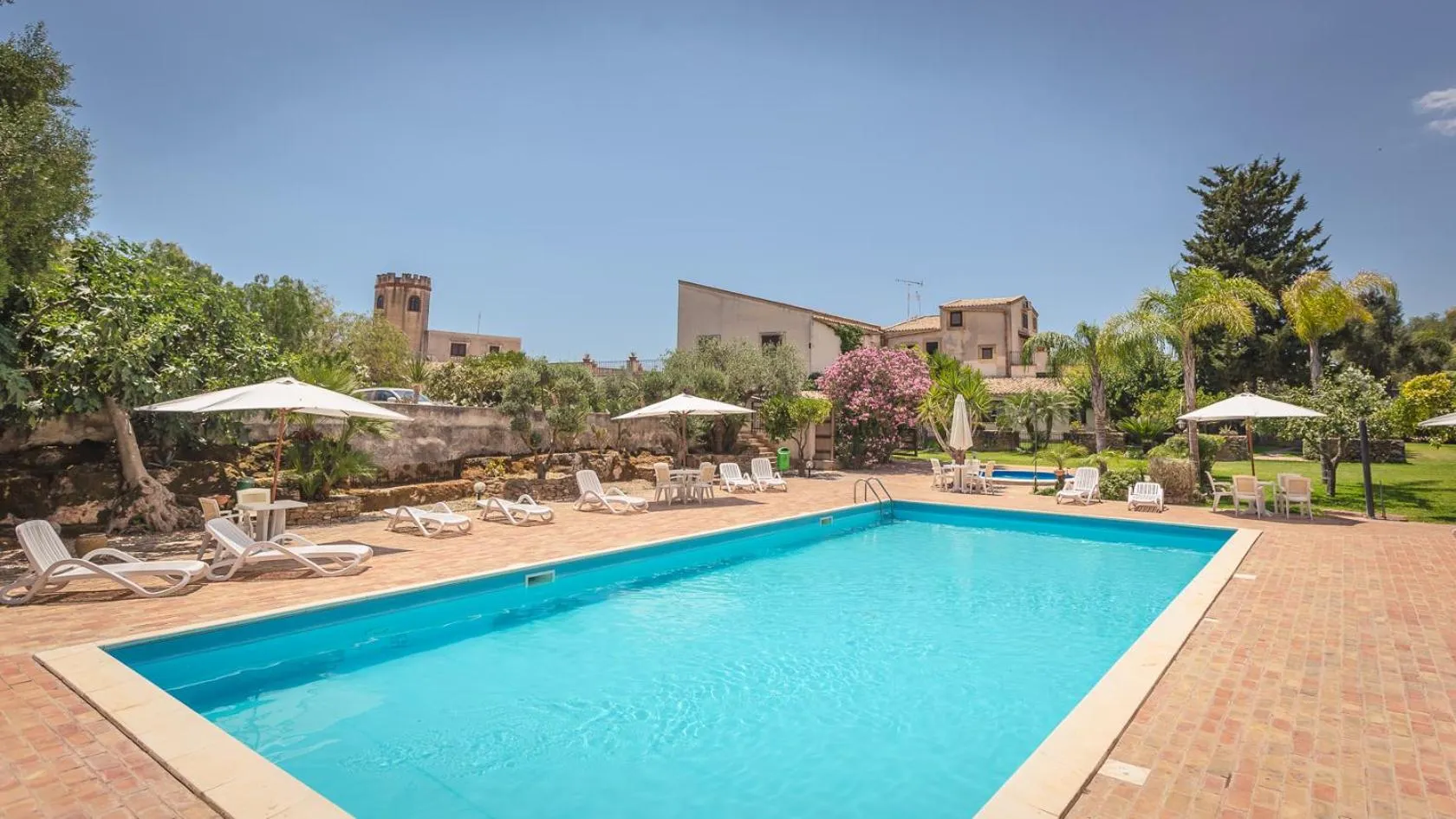 Swimming pool in Case Di Latomie