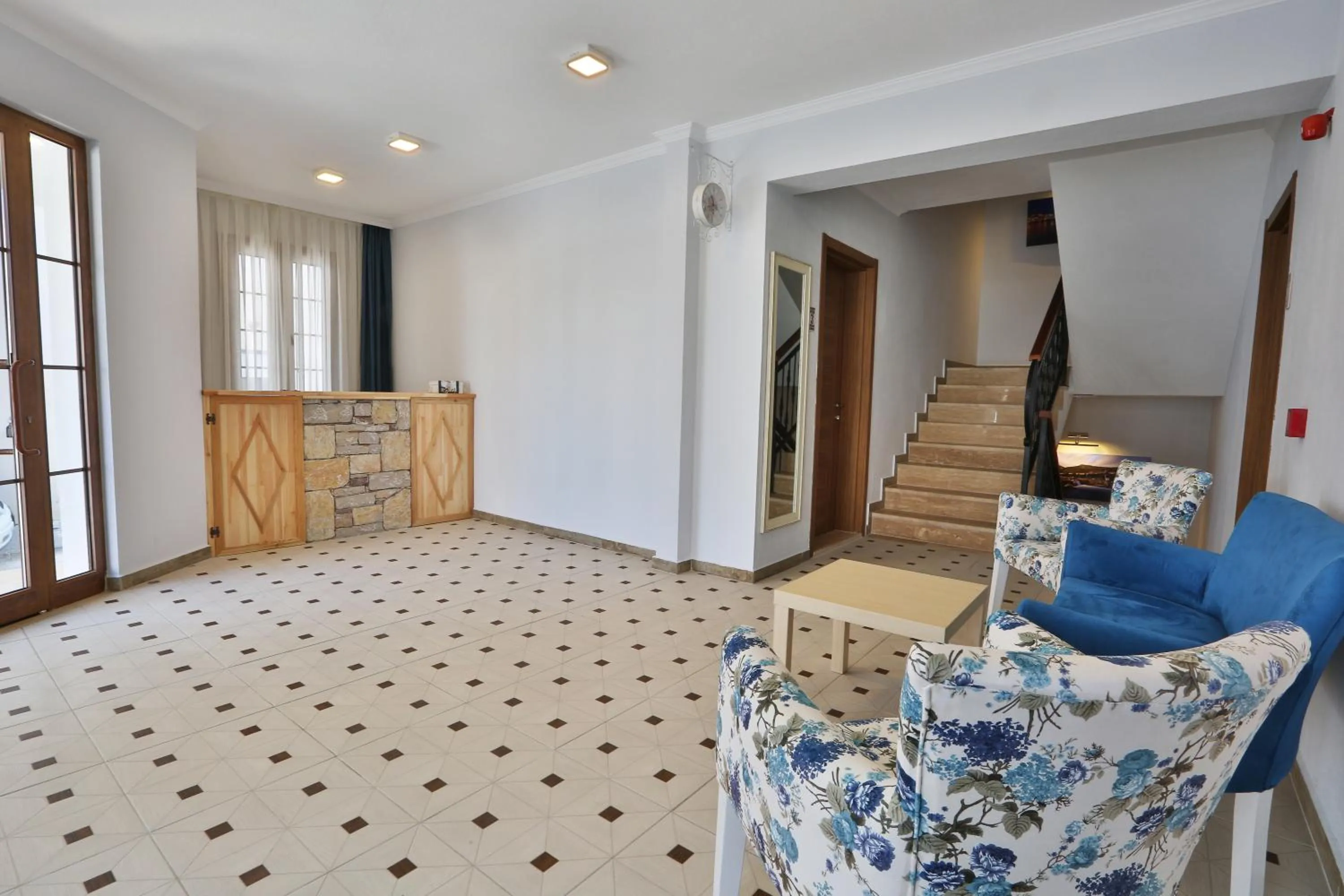 Coffee/tea facilities, Seating Area in Emre Hotel 10Oda