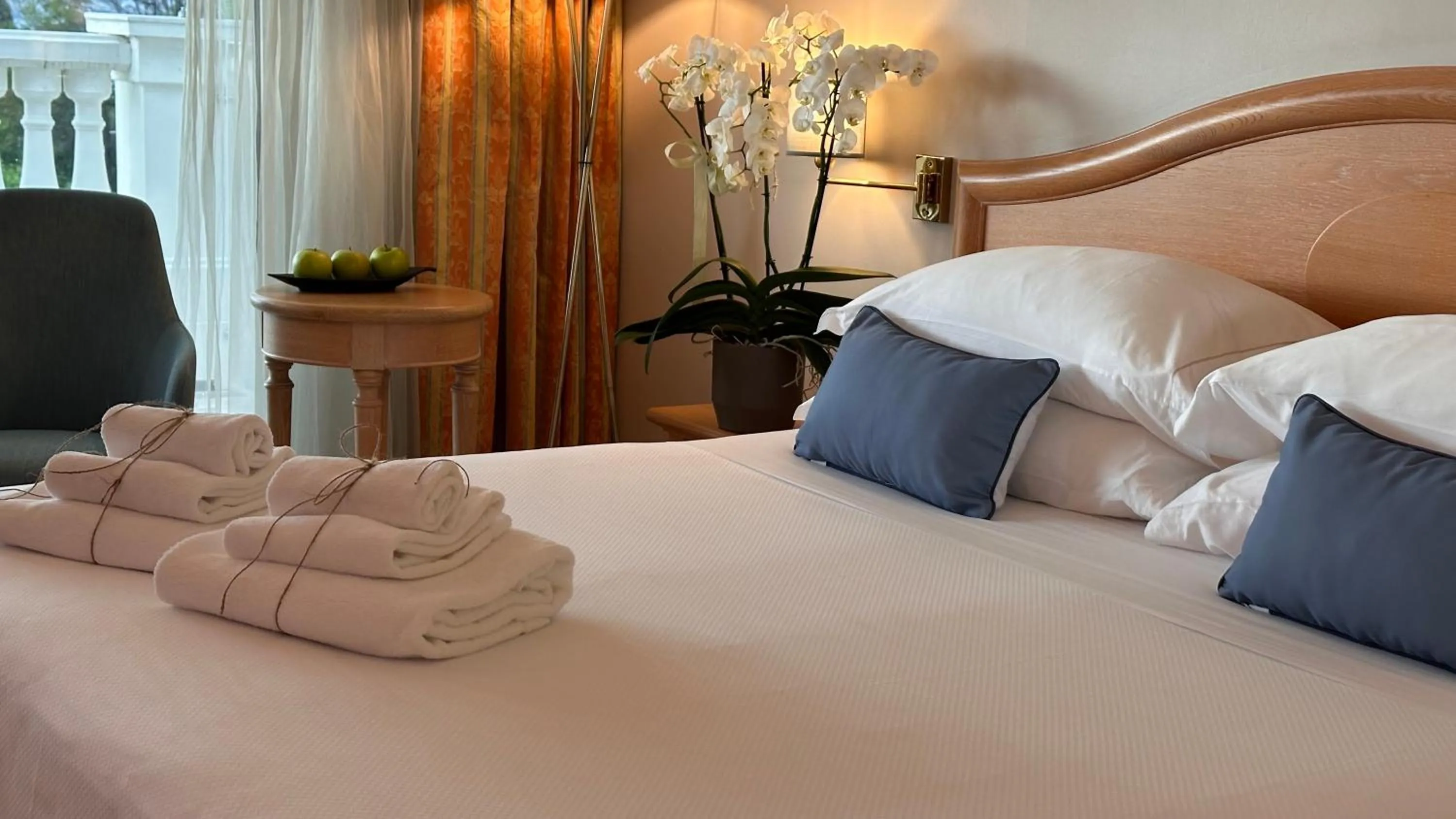 Bed in Palace Hotel Desenzano