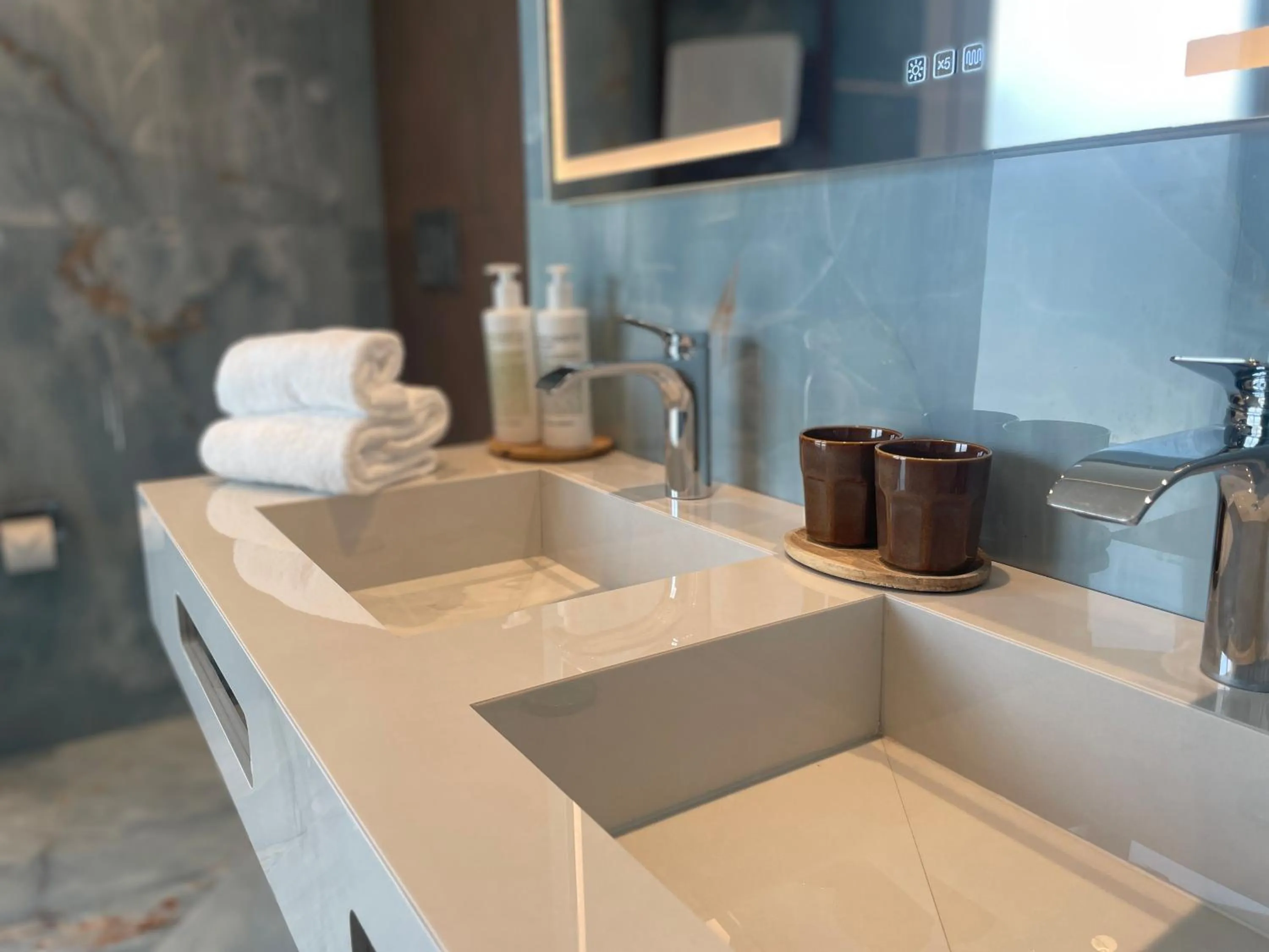 Bathroom in Palace Hotel Desenzano