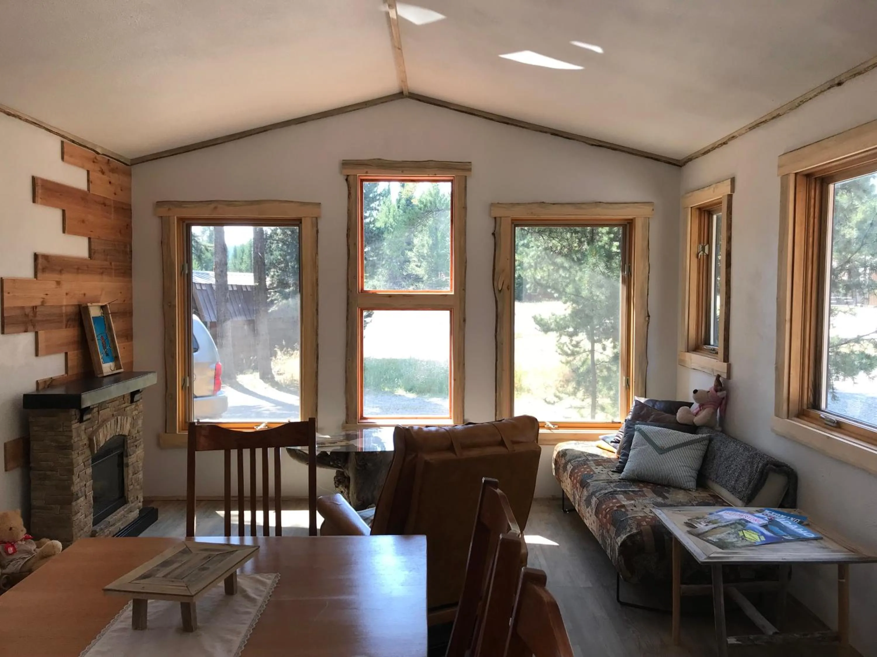 Seating area in West Yellowstone Bed and Breakfast
