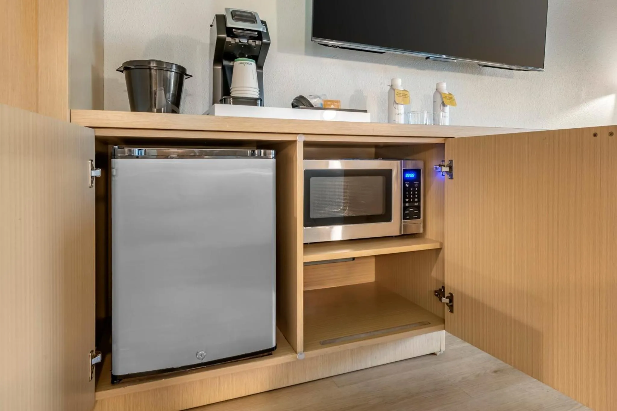 Photo of the whole room in voco Kissimmee Orlando by IHG