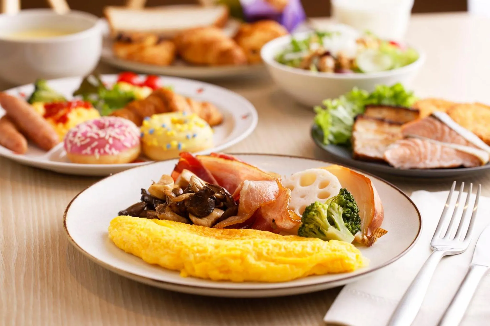 Restaurant/places to eat in Holiday Inn & Suites Sapporo Odori Park by IHG