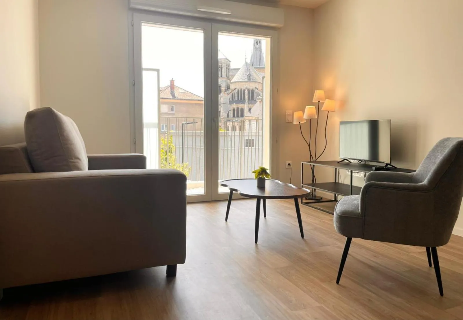 Living room in Zenao Appart'hôtels Châlons-en-Champagne