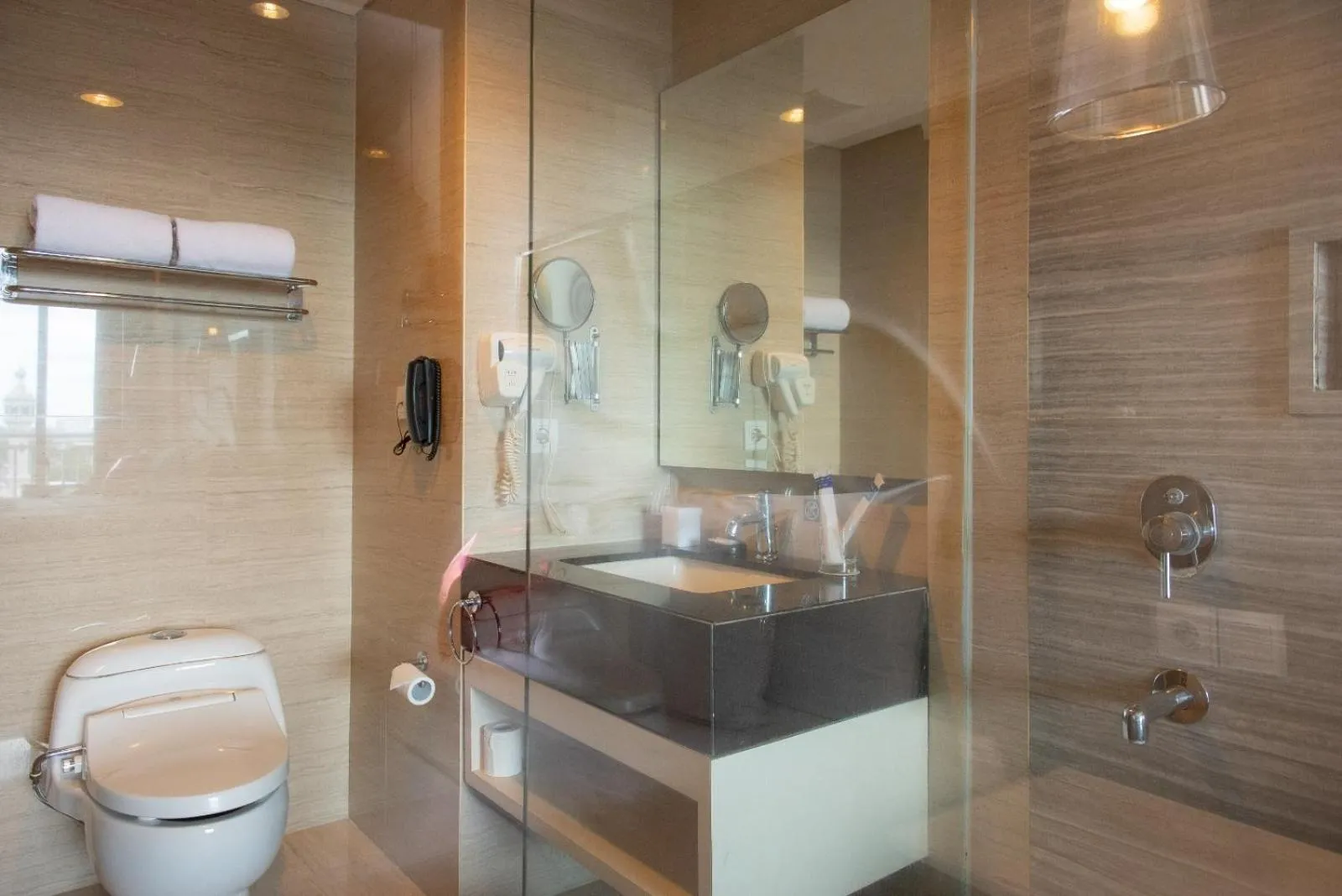 Bathroom in Nemuru Grand Bellevue Radio Dalam