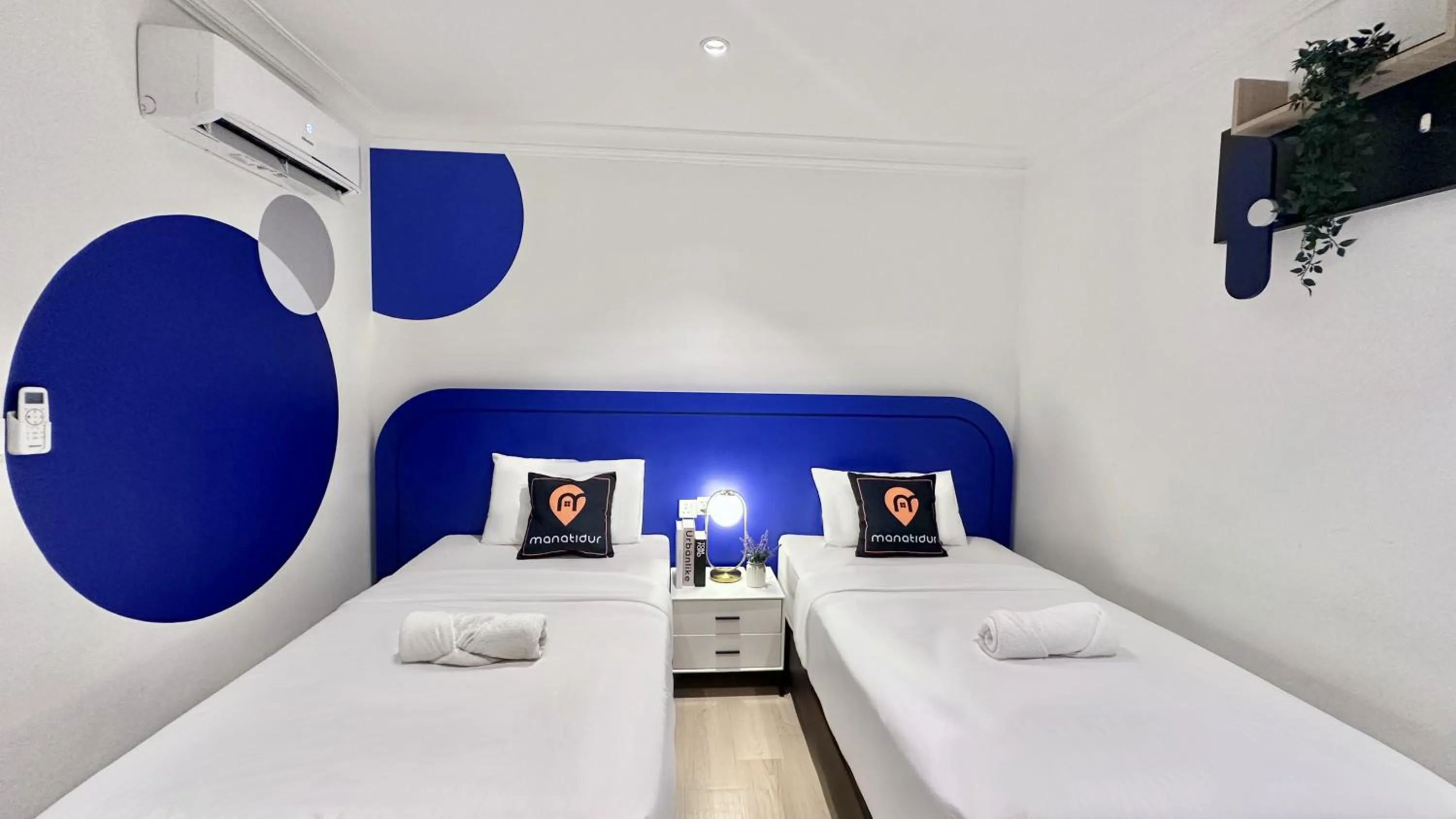 Bed in Ukiyo Hotel by manatidur