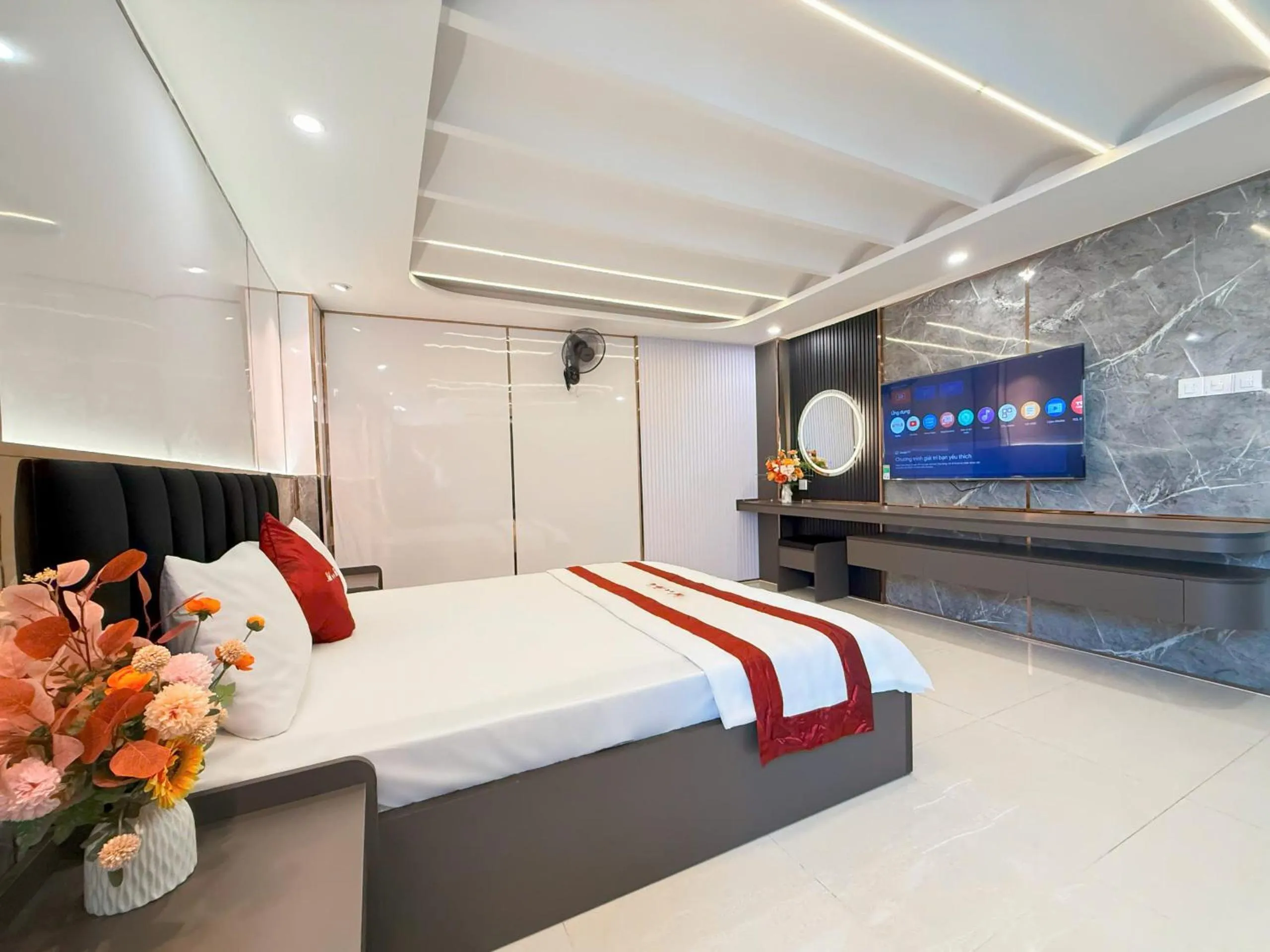 Bed in Bien Sao Hotel Duong Quang Ham